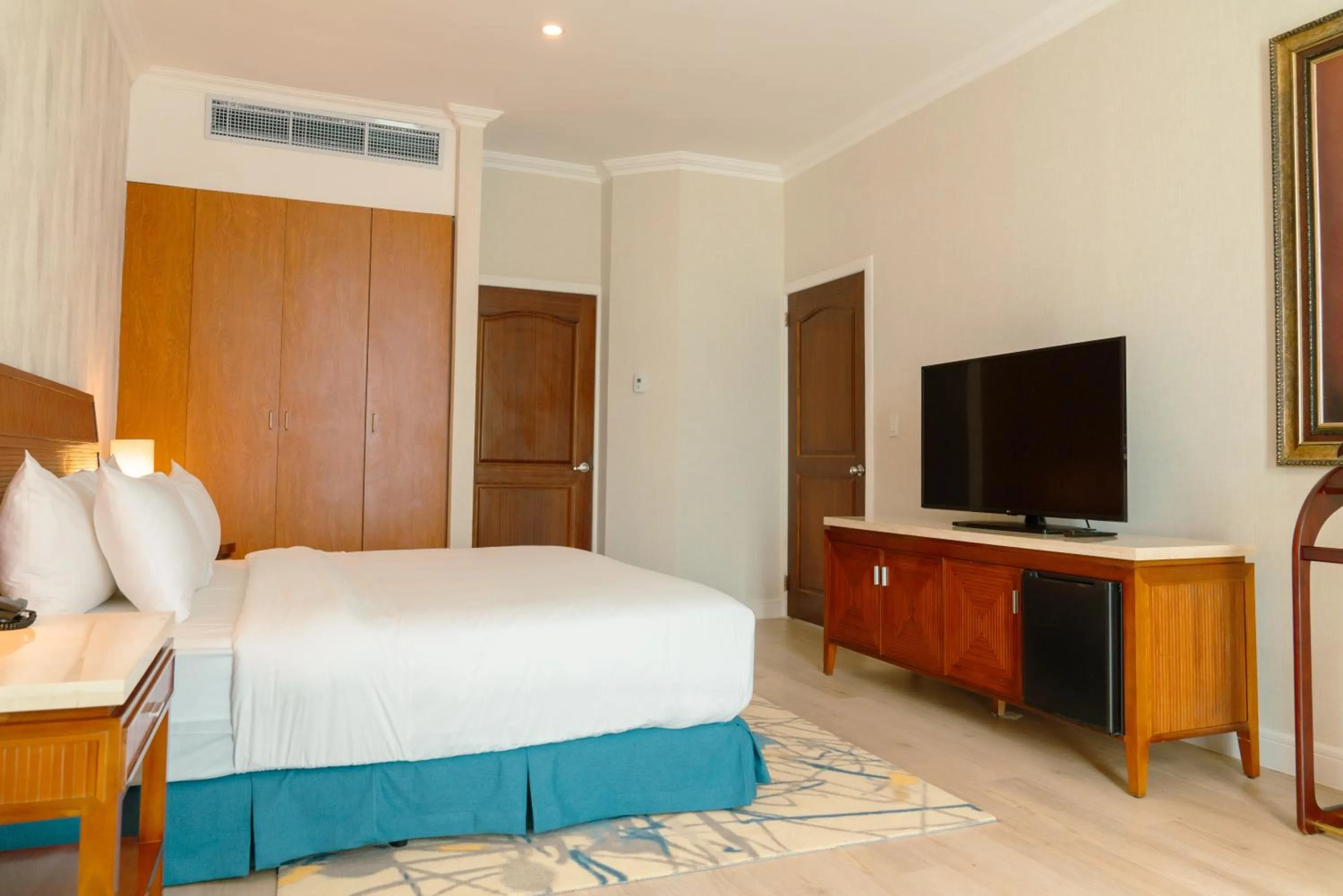 Bedroom, Bed in Waymore Hotel Spa & Casino