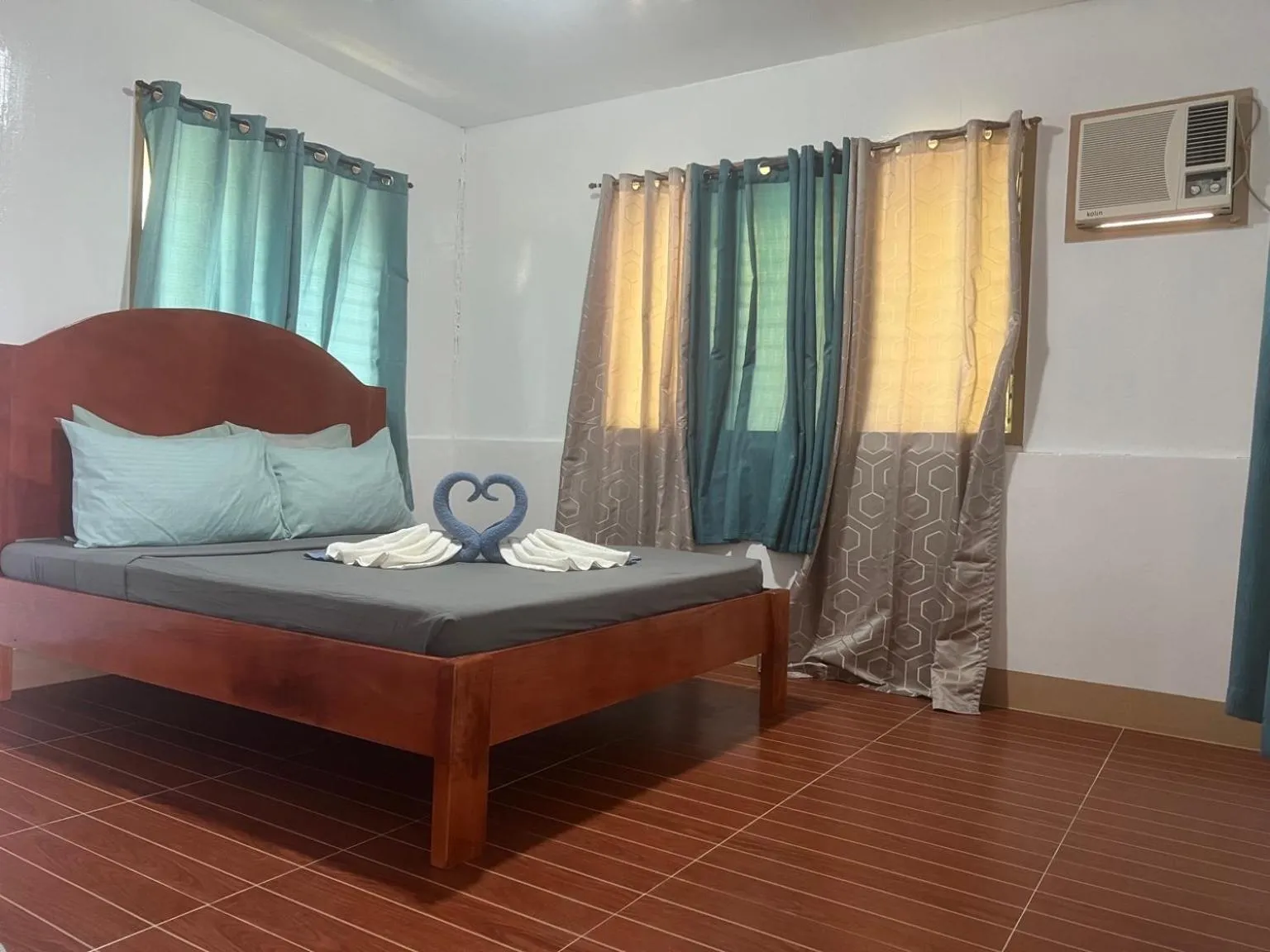 Bed in Gratum Beach Resort