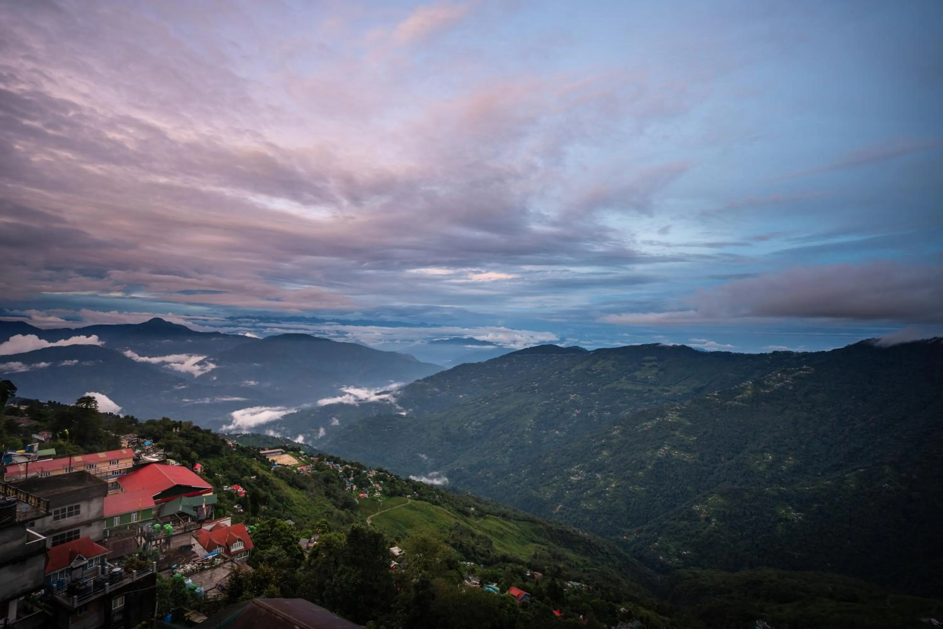 Mountain view in Muscatel Stardust - Chowrasta Mall Road
