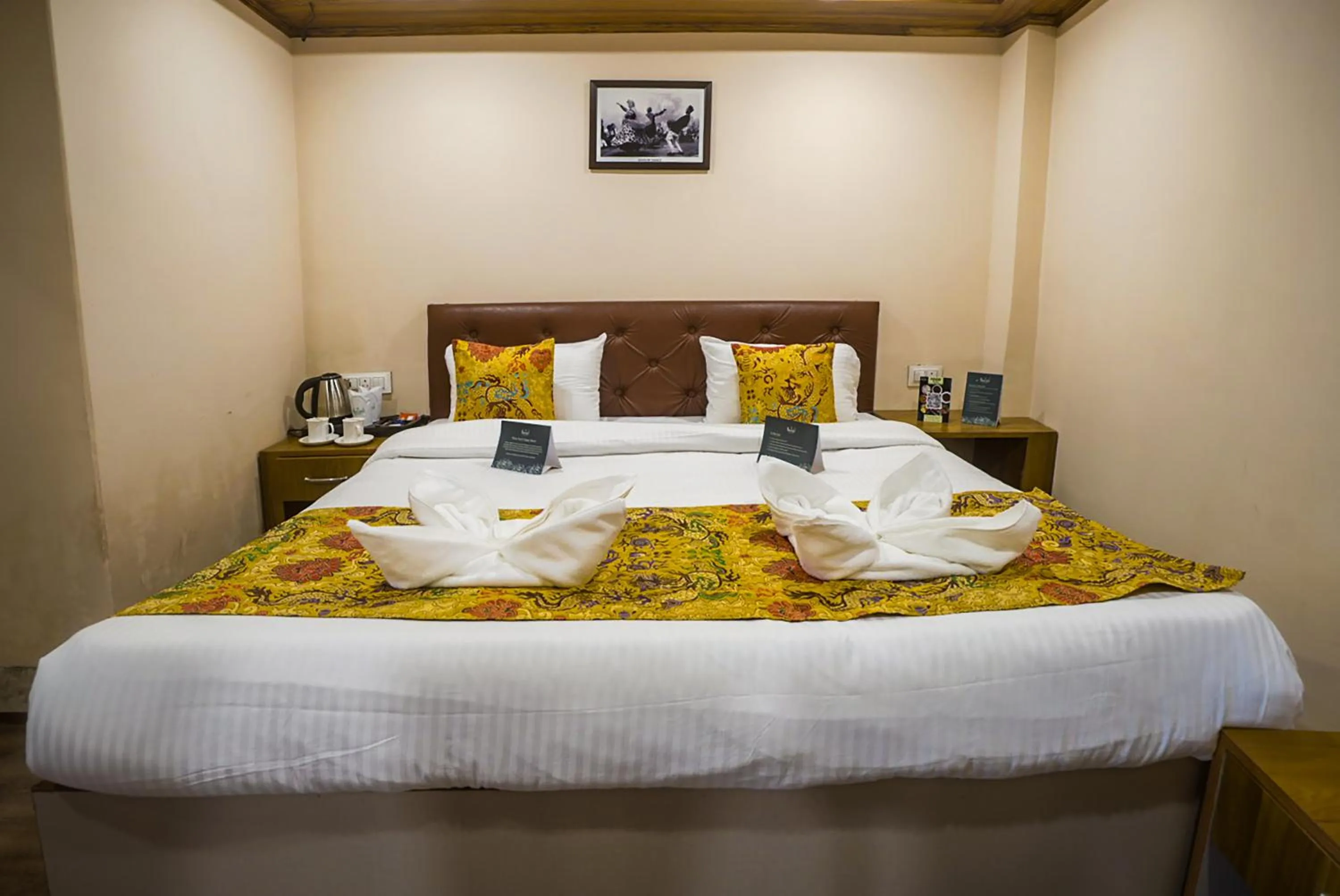 Bed in Muscatel Stardust - Chowrasta Mall Road