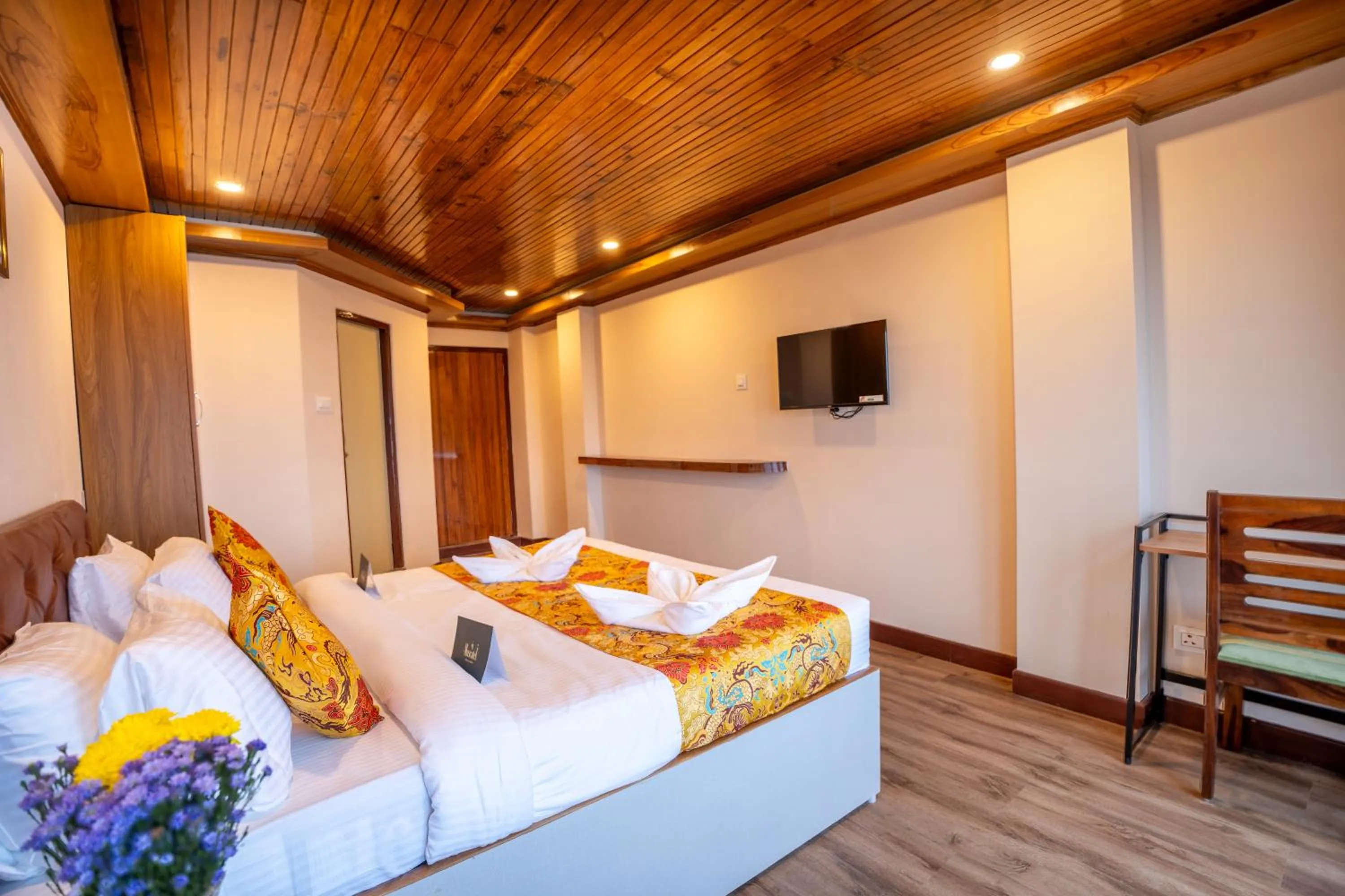 Bed in Muscatel Stardust - Chowrasta Mall Road