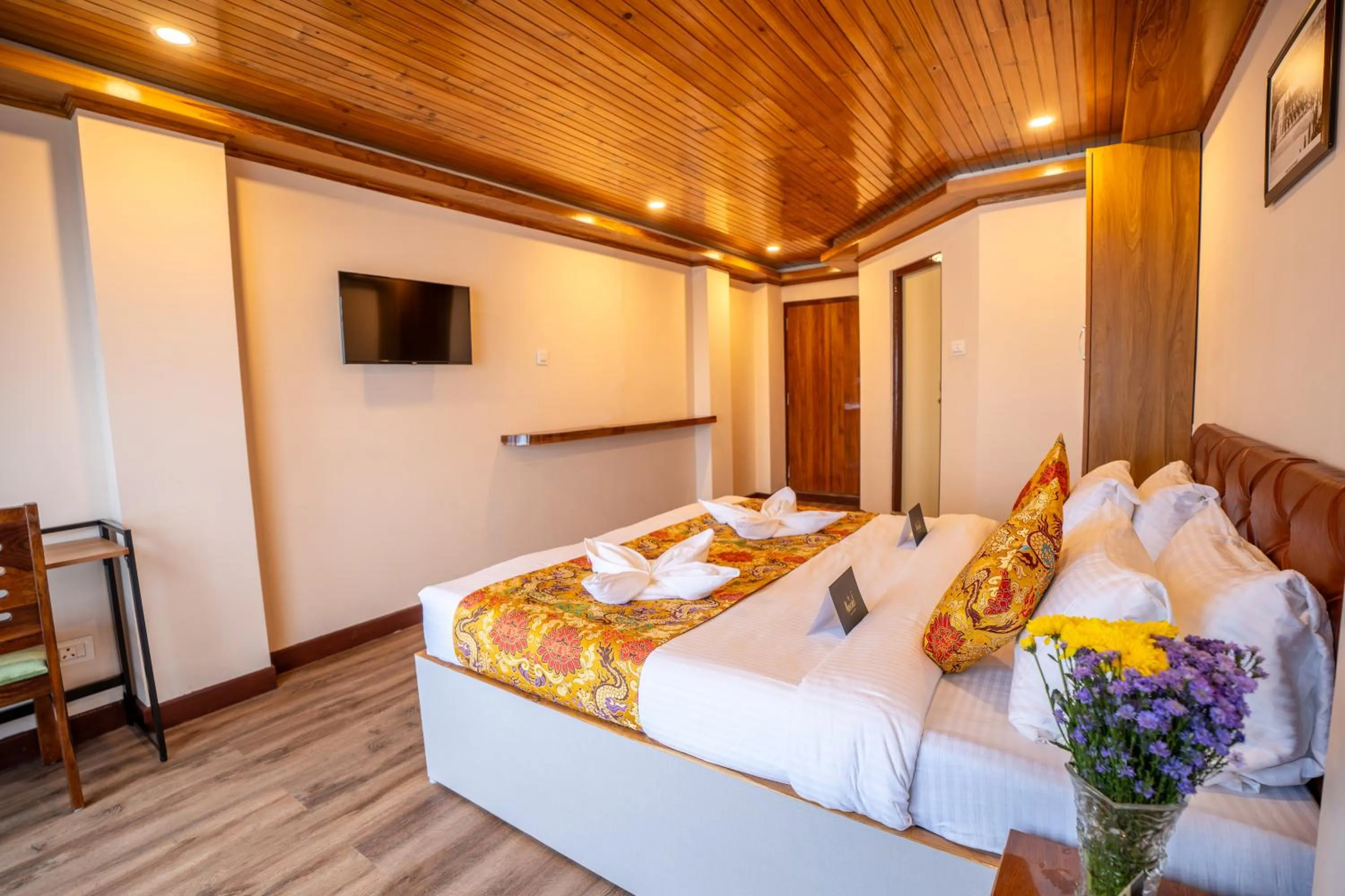 Bed in Muscatel Stardust - Chowrasta Mall Road