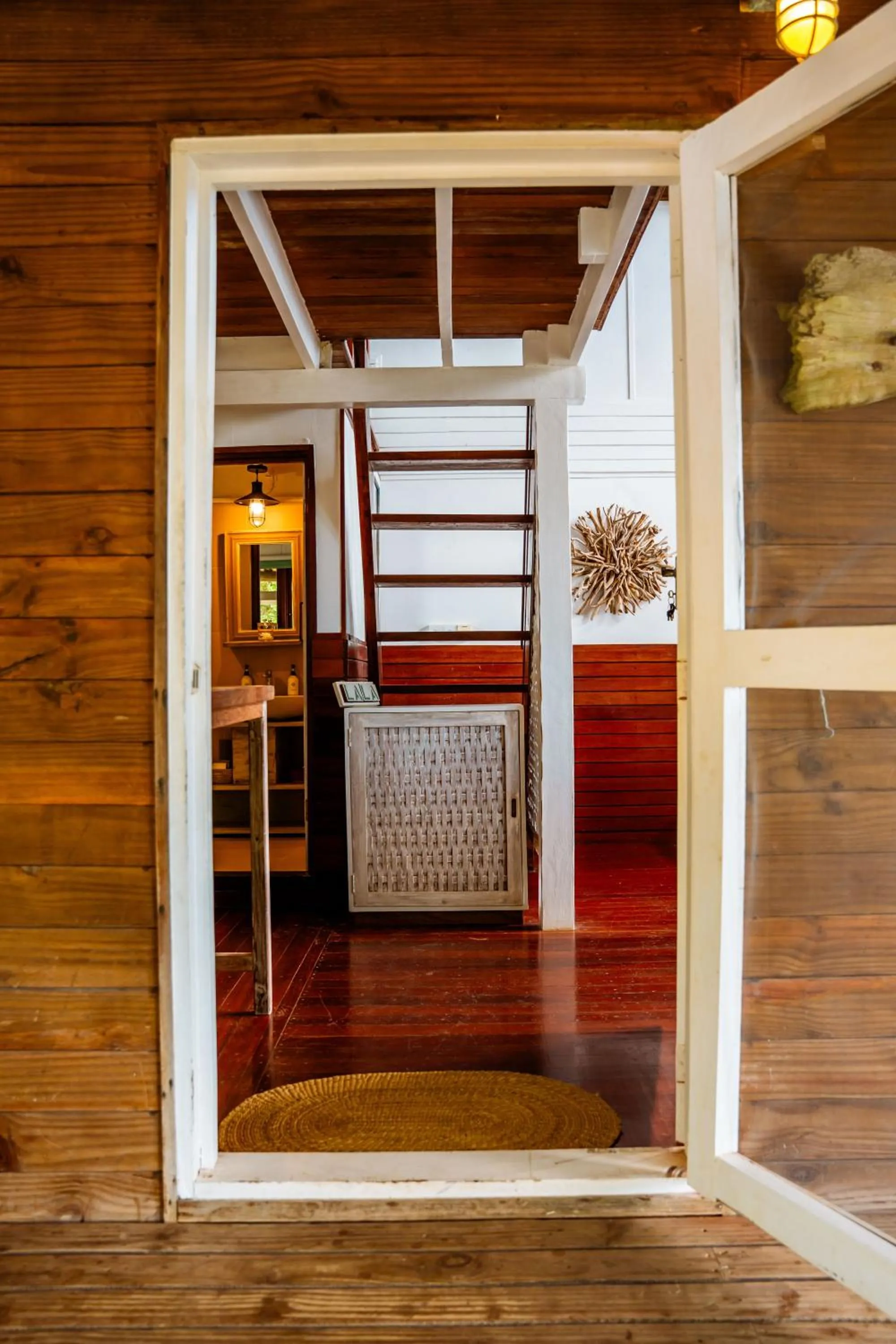 Facade/entrance in The Overhang