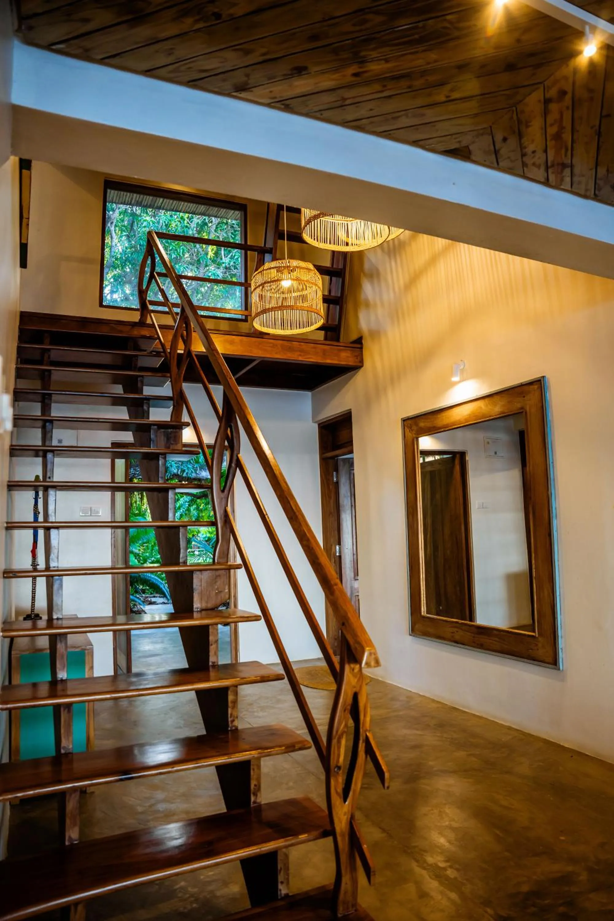 Facade/entrance in The Overhang