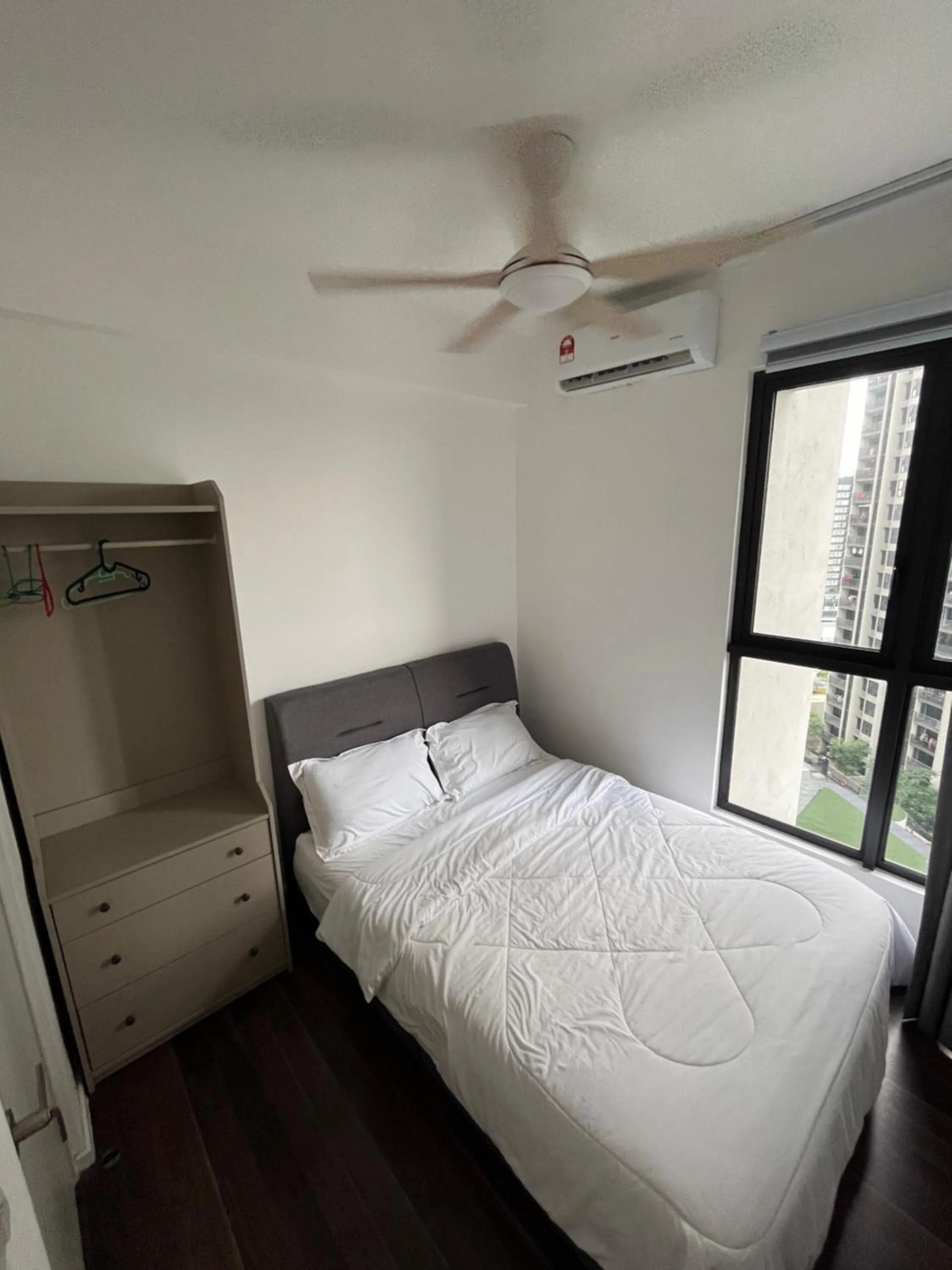 Bed in Geo Bukit Rimau Apartment