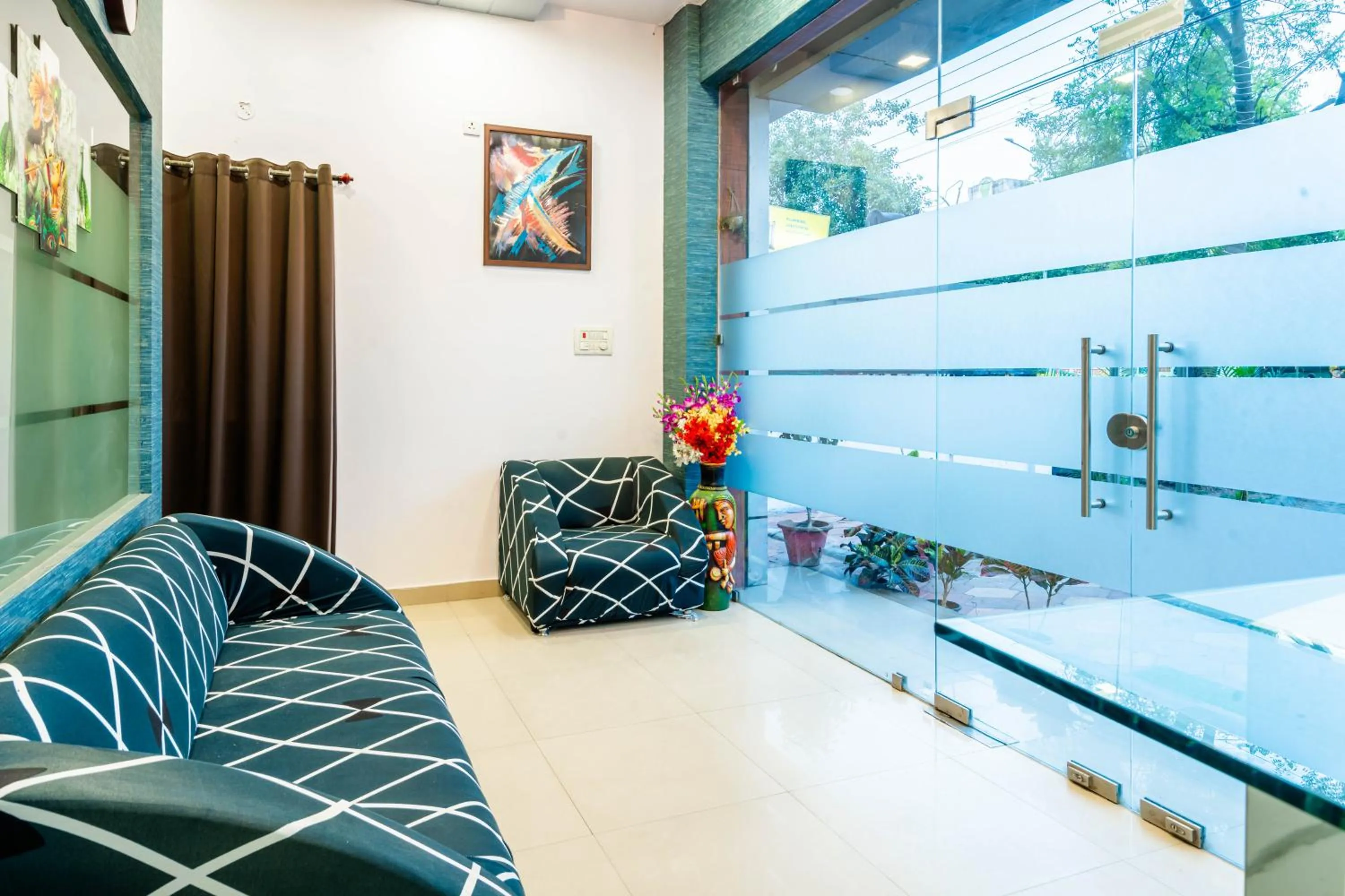 Seating area in Treebo Udyam Glory