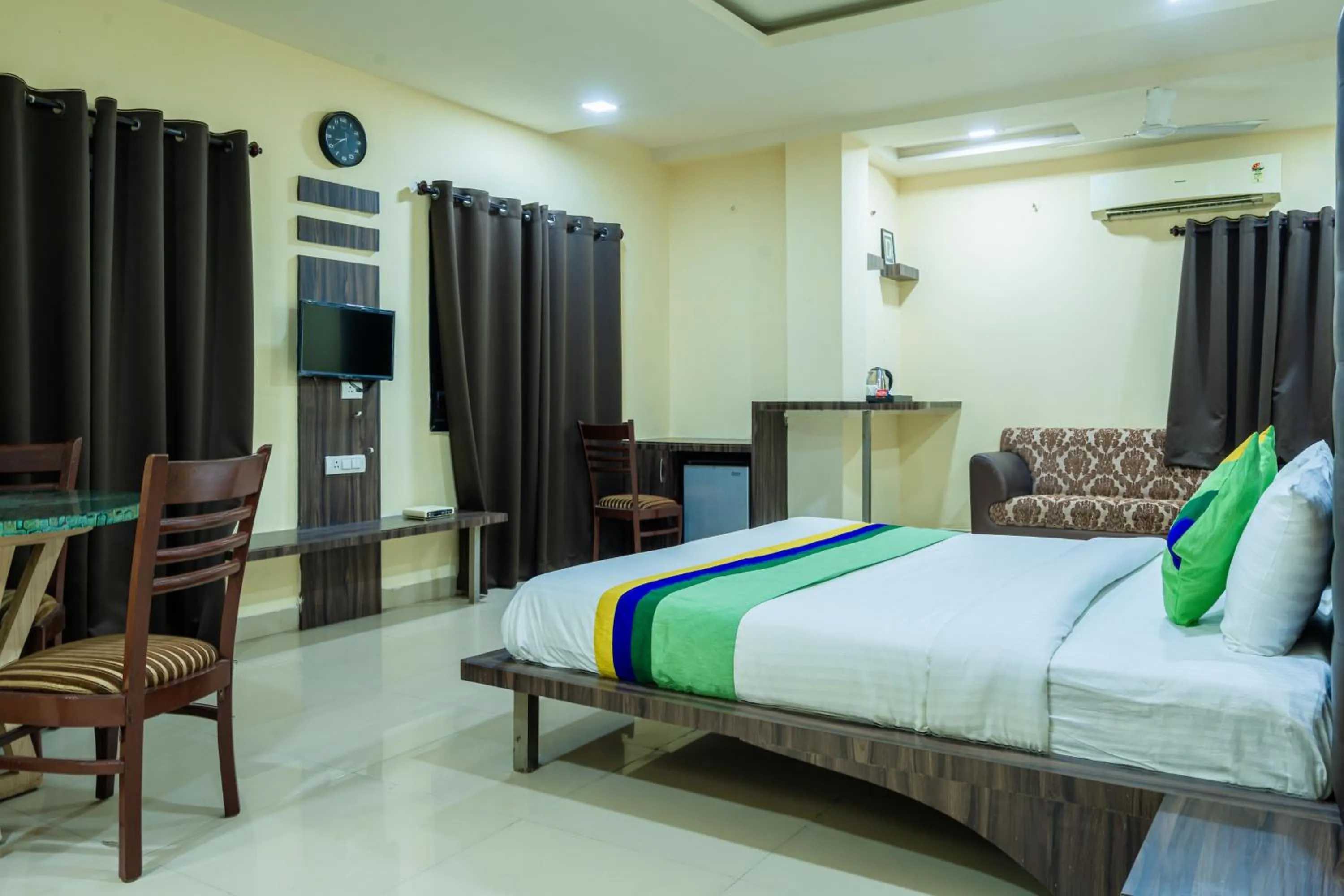 Bed in Treebo Udyam Glory