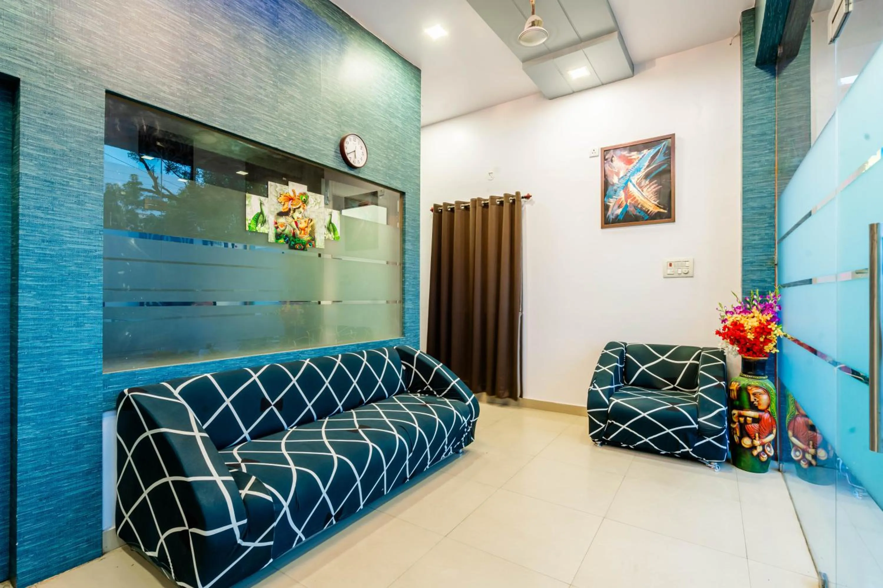 Seating area in Treebo Udyam Glory