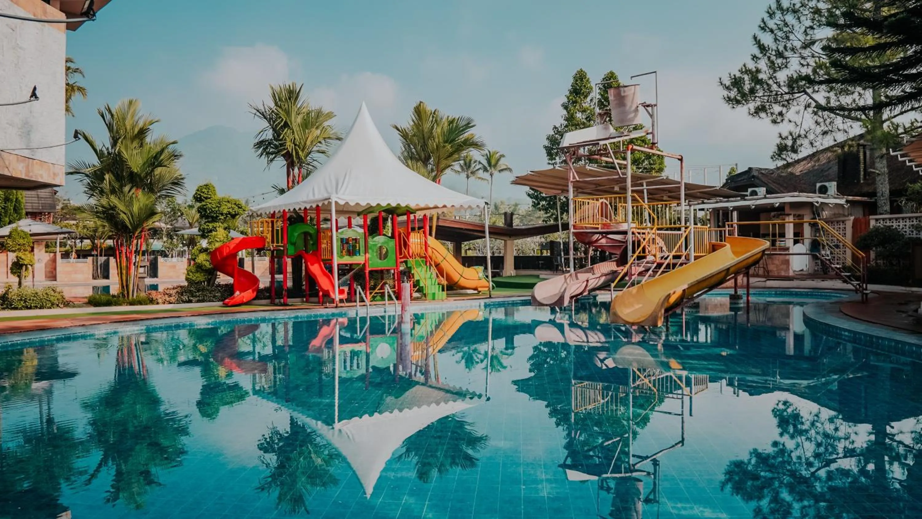 Swimming pool in Villa Rancabango Hotel & Resort Garut