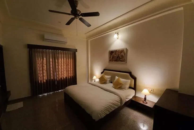 Bed in SHANKAR NIWAS-A BOUTIQUE HOTEL