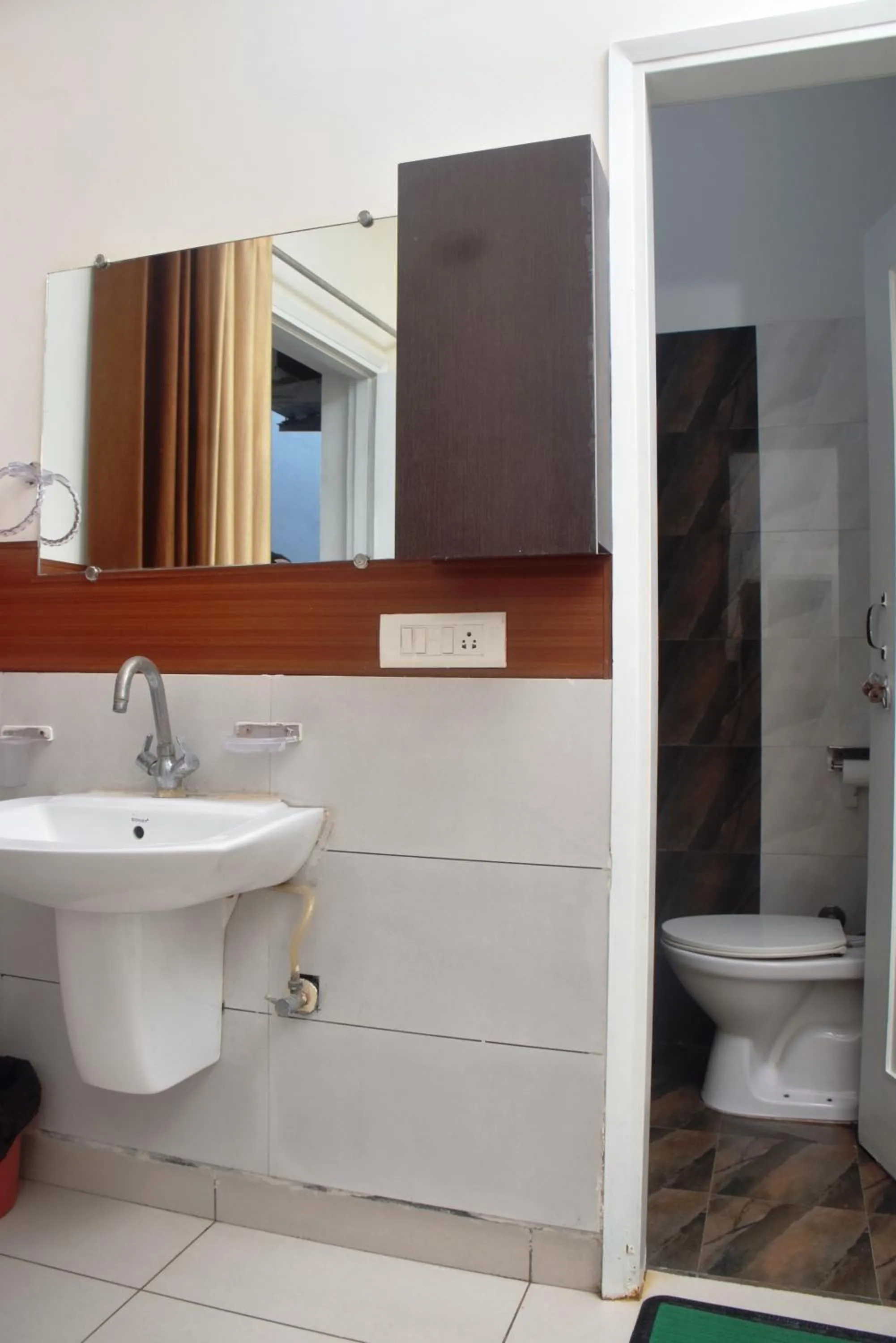 Shower in PATIALA INN