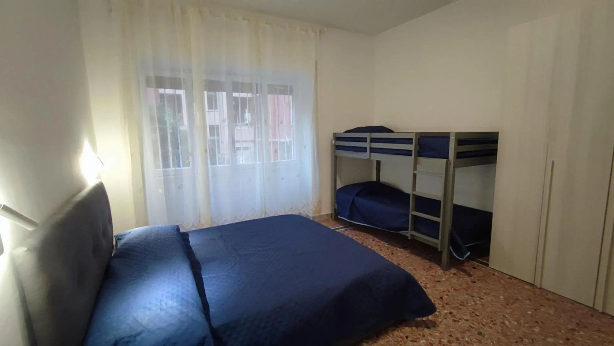 Photo of the whole room, Bed in VATICAN GREEN GARDEN