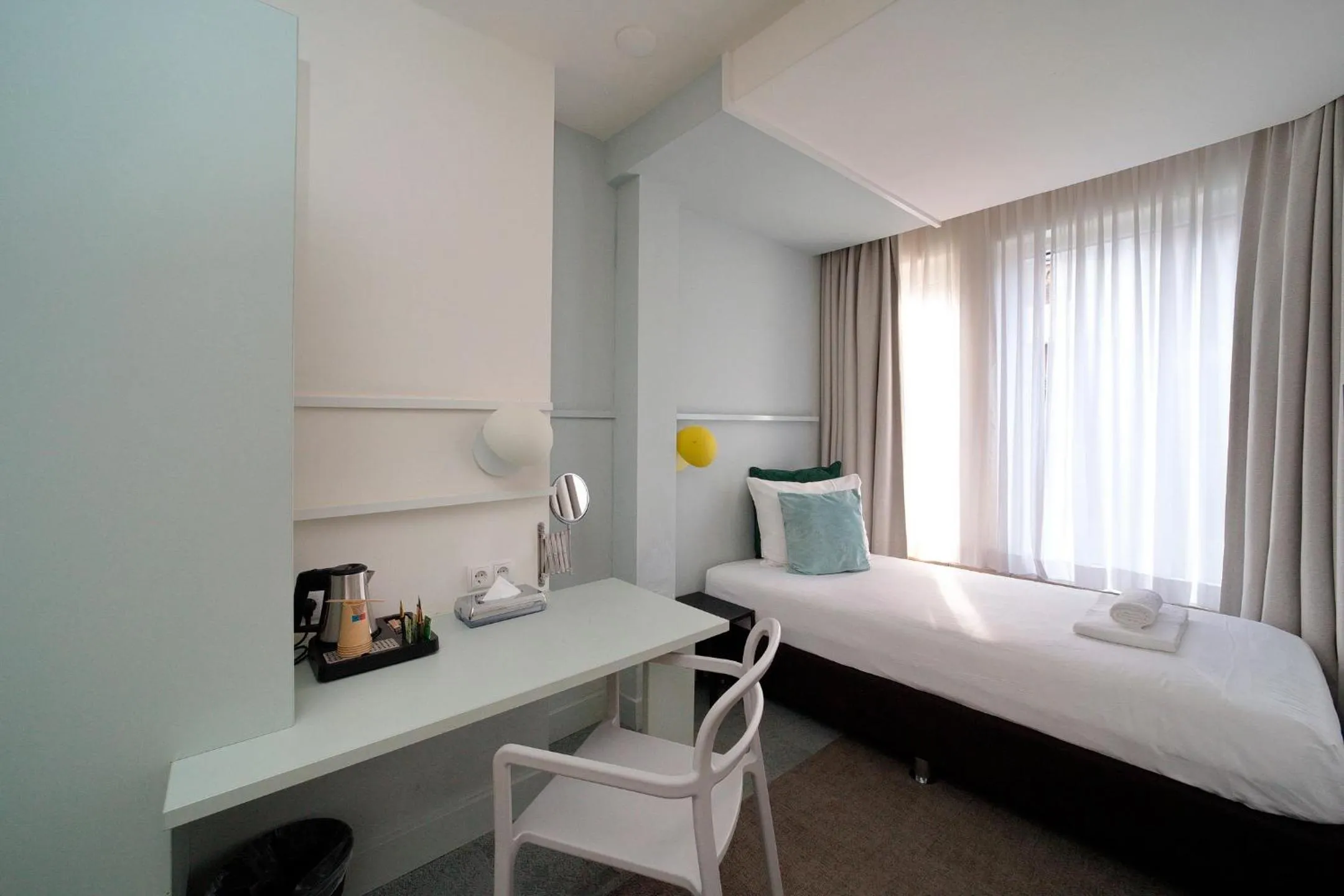 Single Room in Hotel Atlas Vondelpark