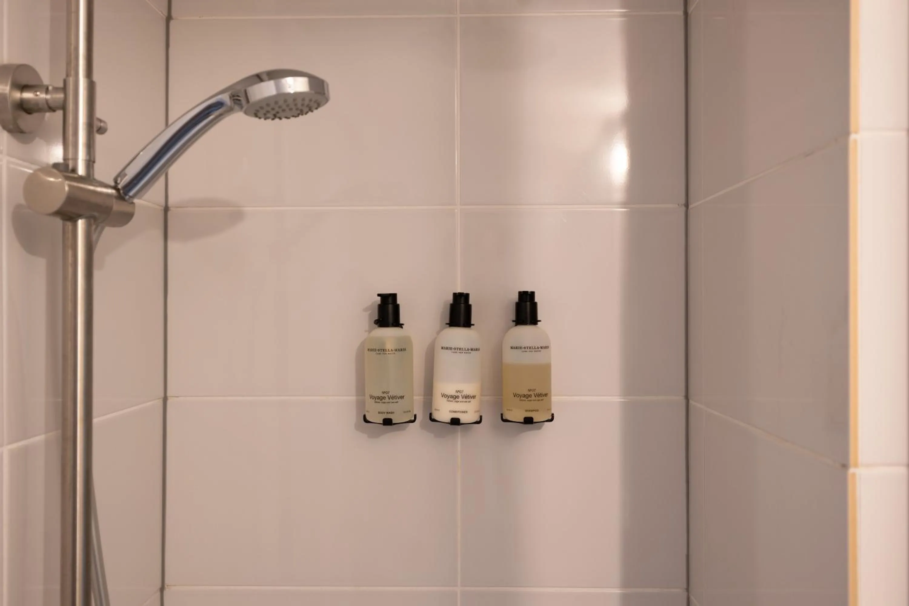 Shower in Hotel Atlas Vondelpark