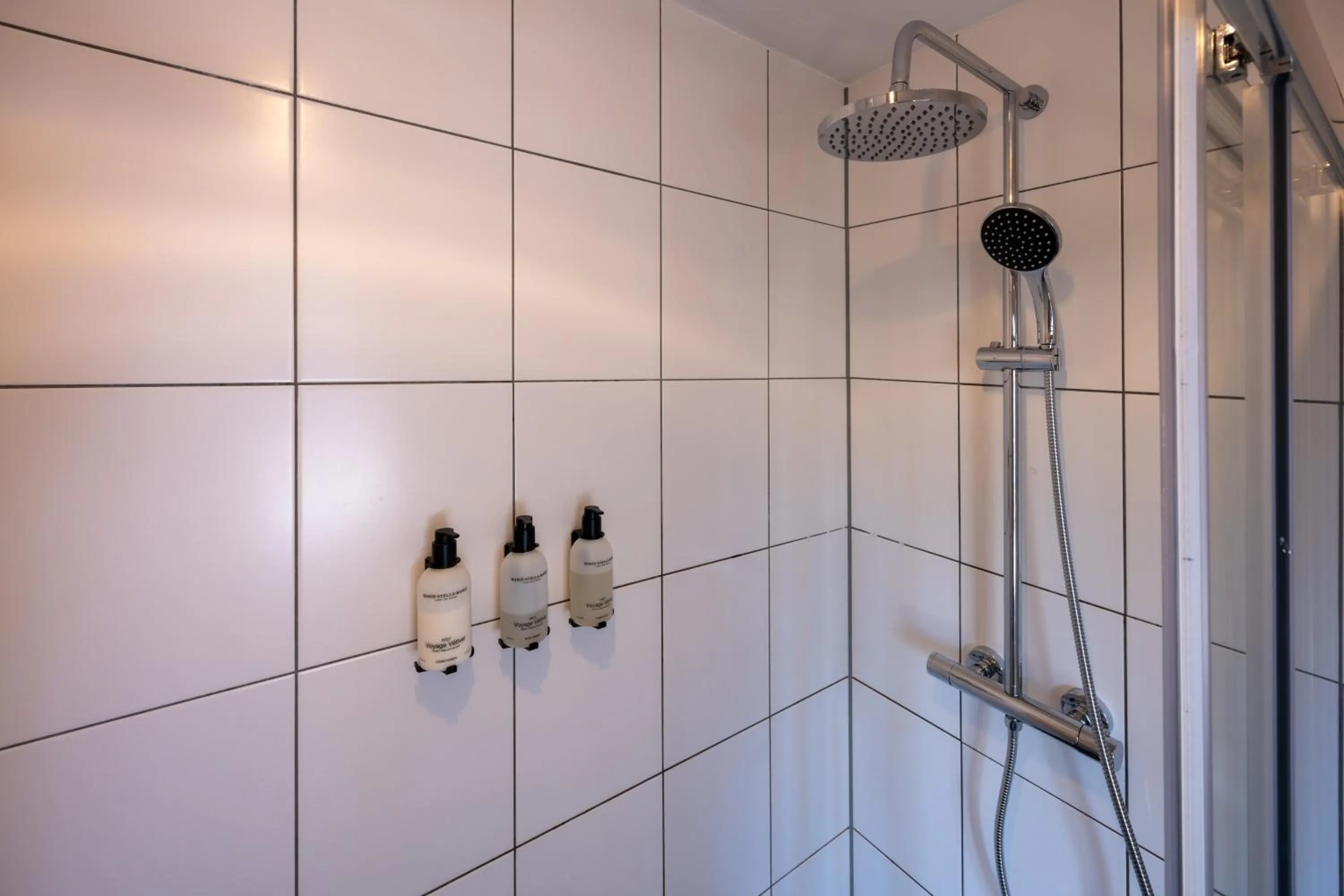 Shower in Hotel Atlas Vondelpark