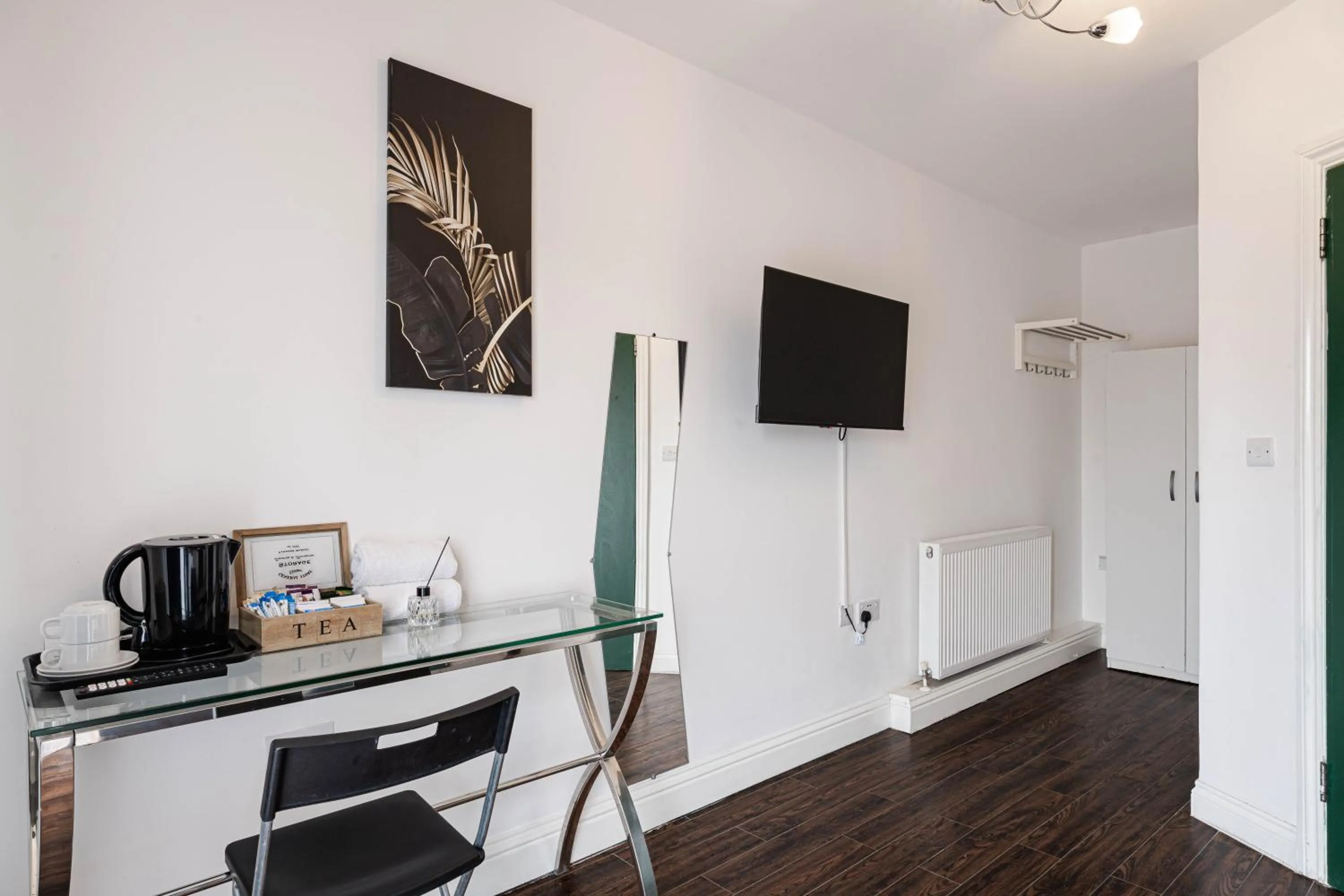 Coffee/tea facilities in City Gate Guest House