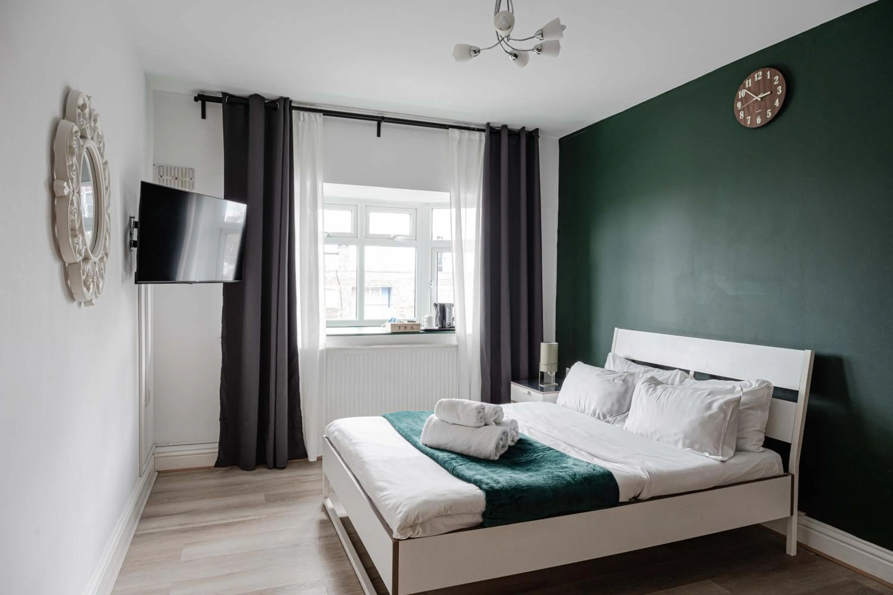 Bedroom, Bed in City Gate Guest House