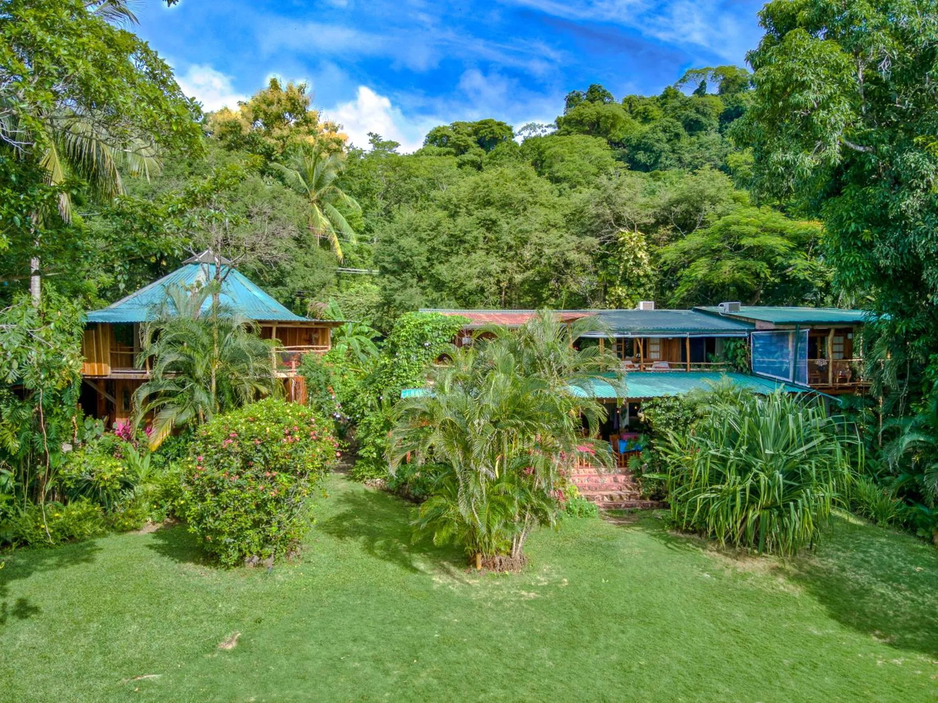 Property building in Hotel Amor de Mar