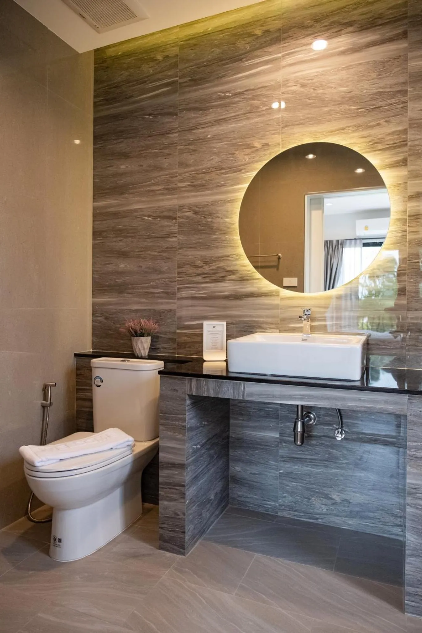 Bathroom in Wellington Hotel Prachuapkhirikhan