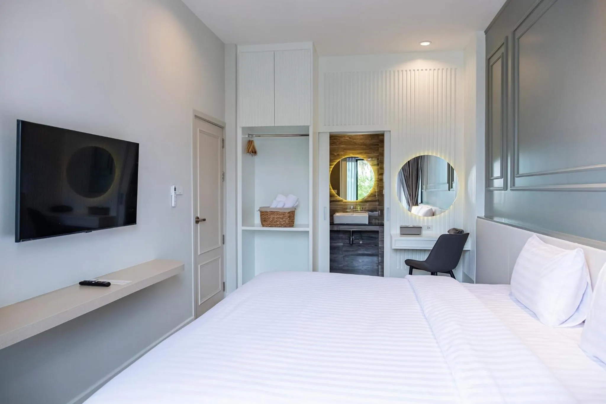 Bed in Wellington Hotel Prachuapkhirikhan