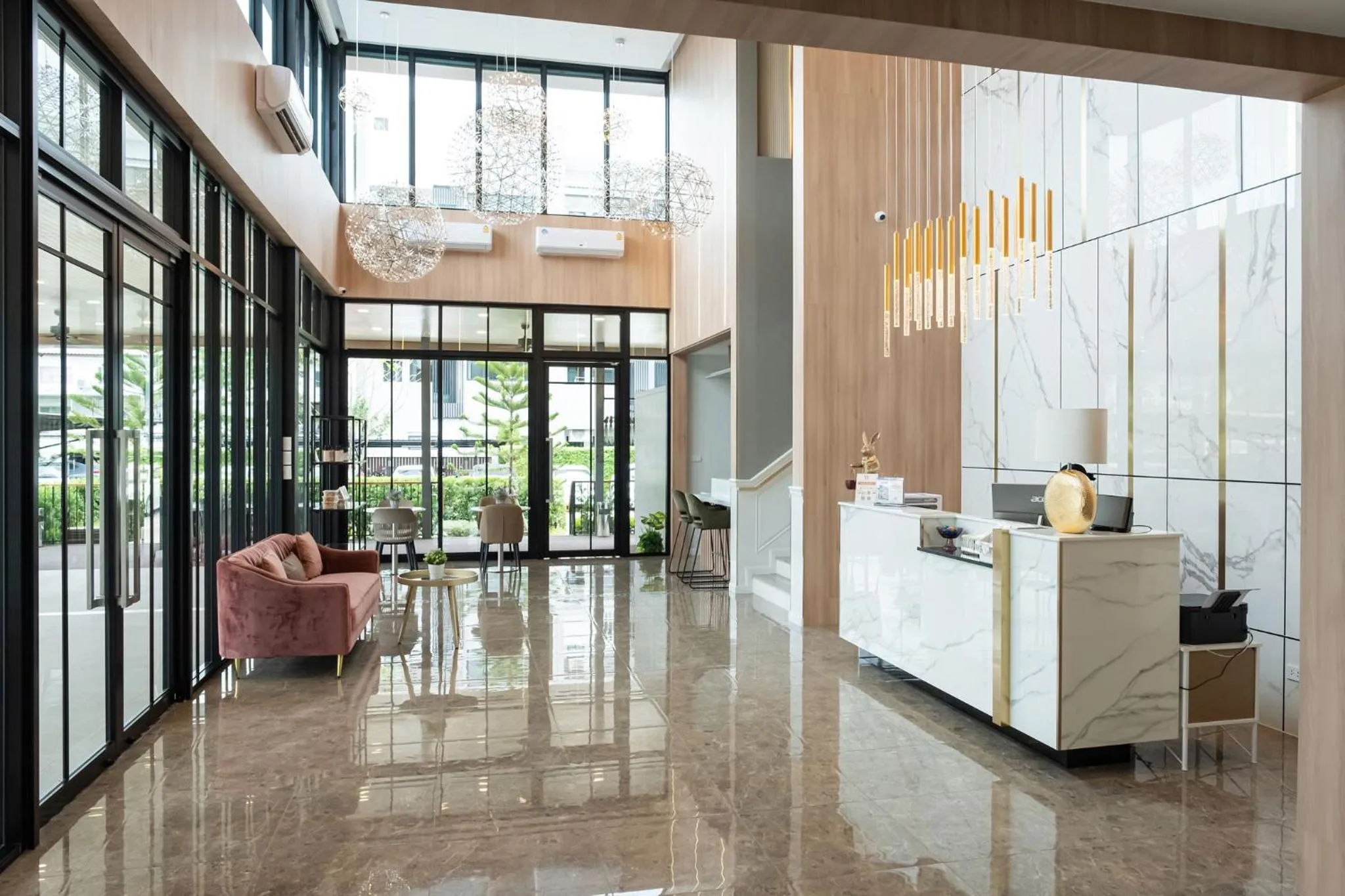 Lobby or reception in Wellington Hotel Prachuapkhirikhan