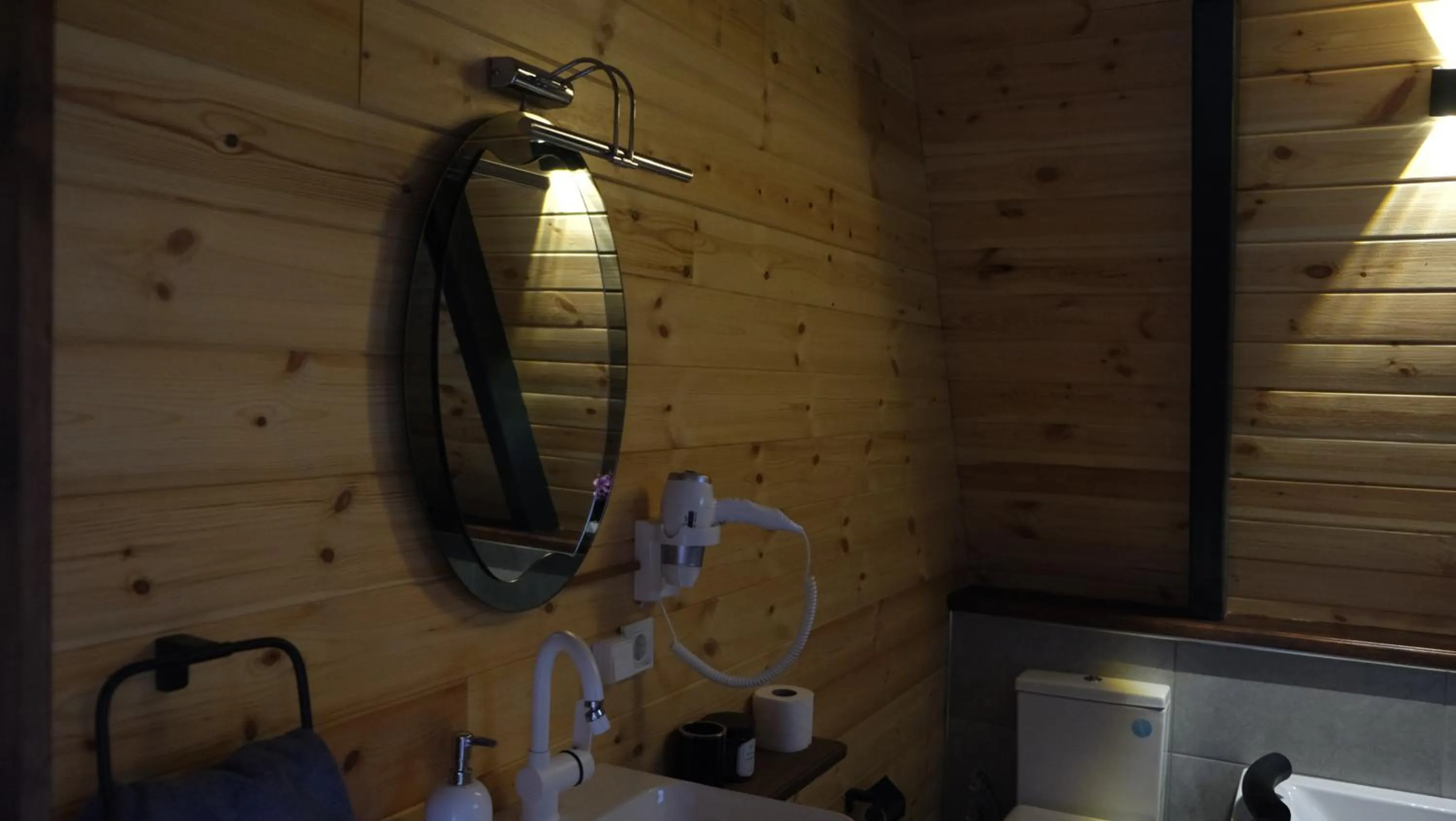 Bathroom in Teona Kartepe Bungalov