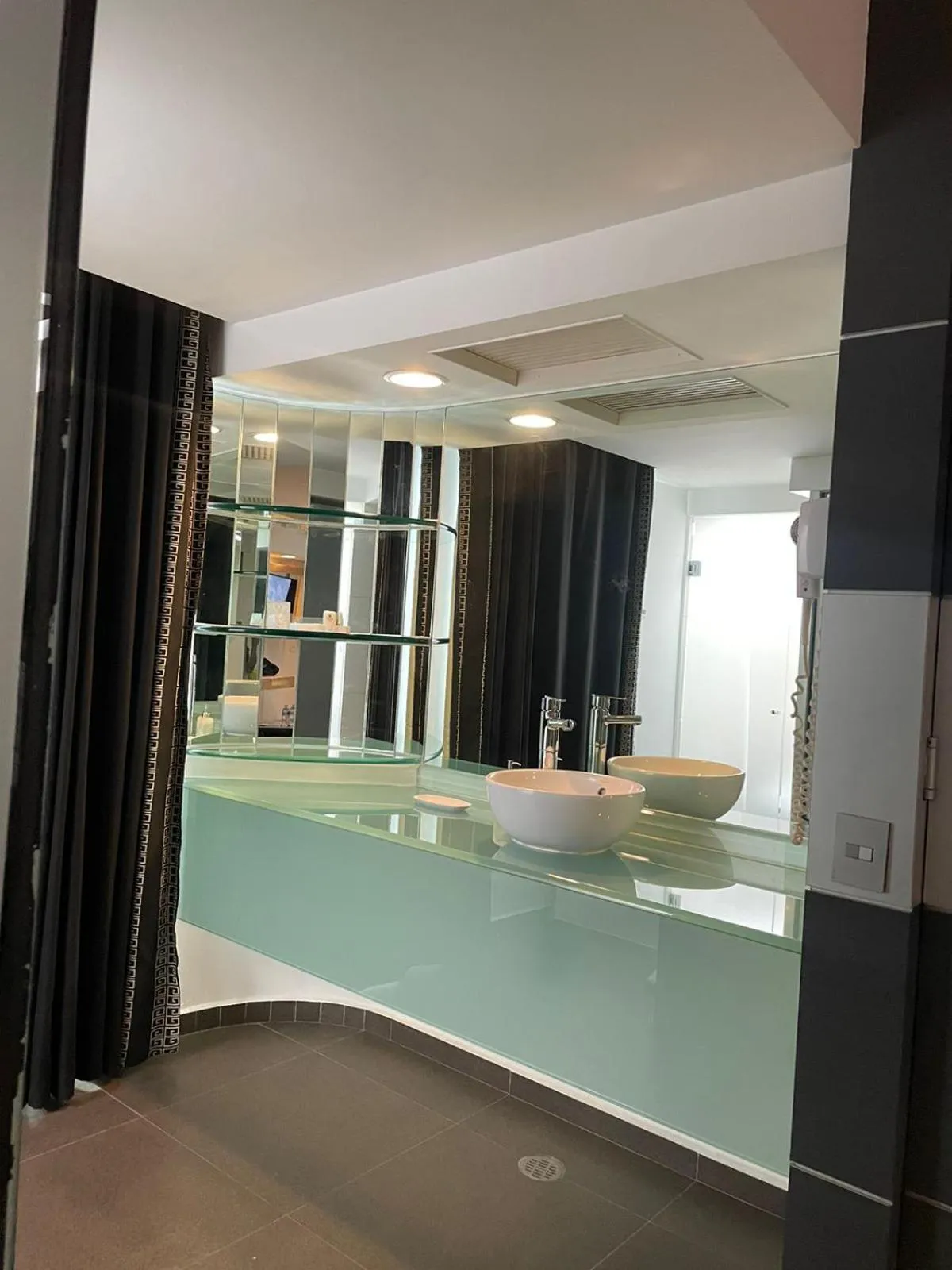 Bathroom in NewPort Love Hotel