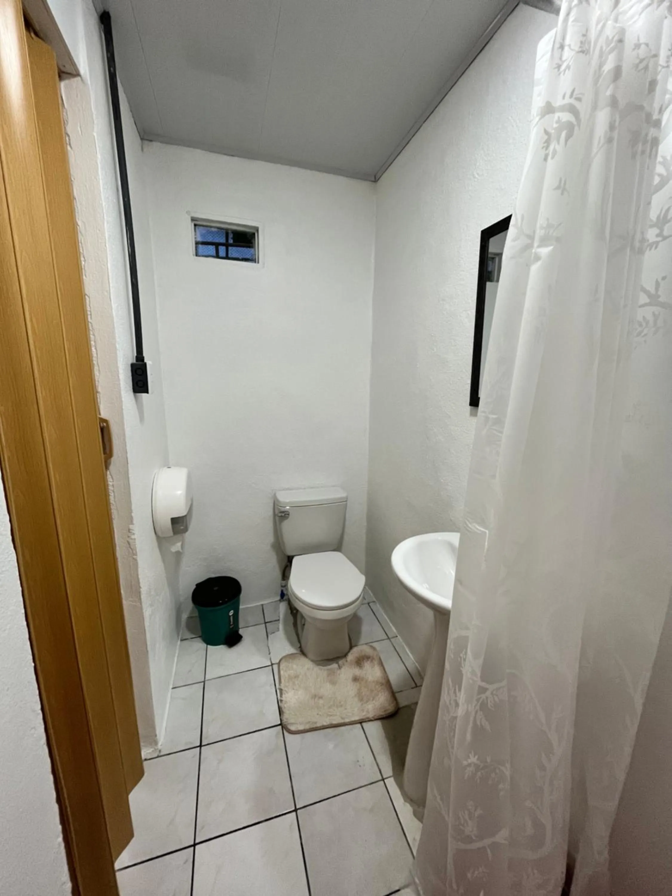 Bathroom in Cabinas Golfito