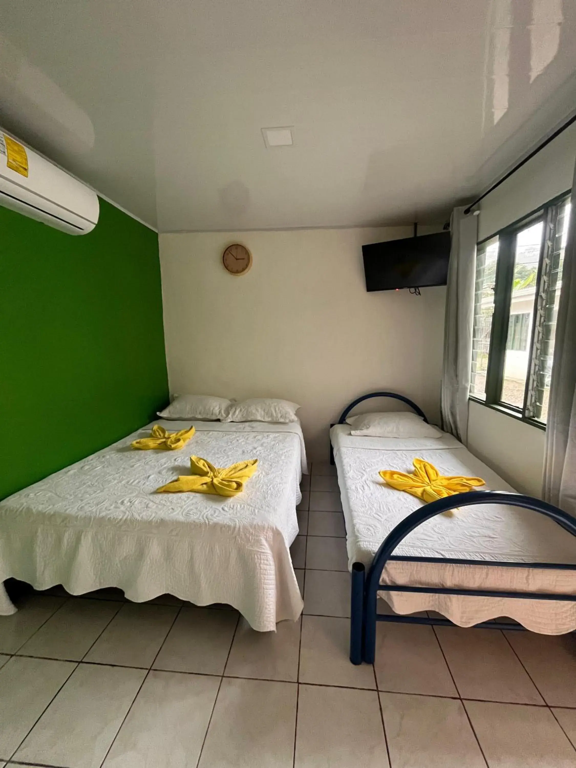 Comfort Triple Room in Cabinas Golfito Comfort Triple Room in Cabinas Golfito