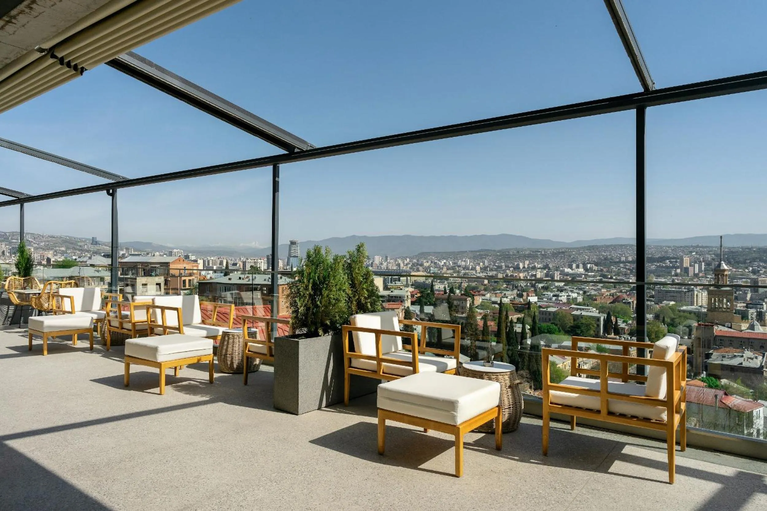 Restaurant/places to eat in Castor & Pollux Hotel