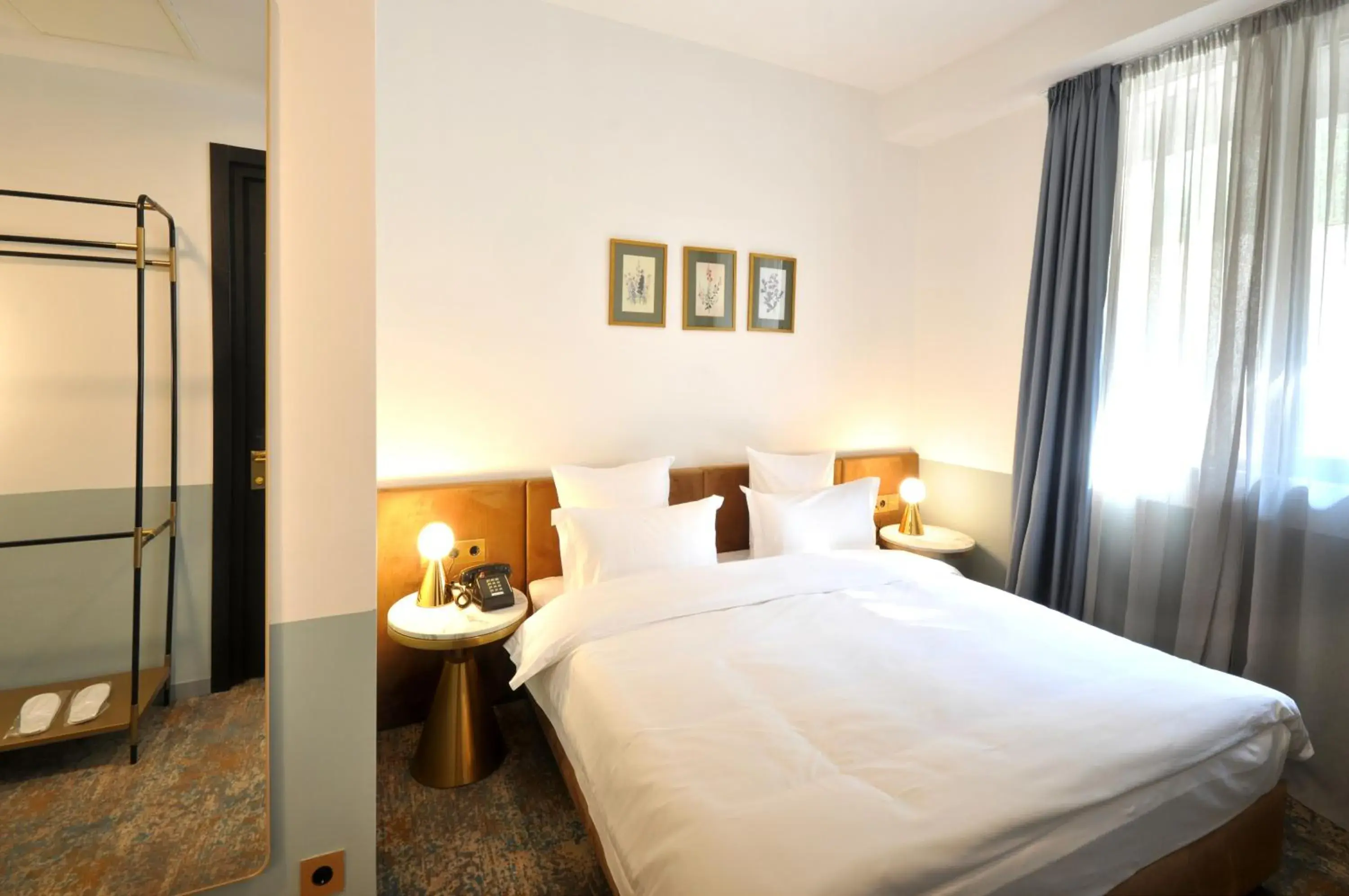 Large Double Room in Castor & Pollux Hotel Large Double Room in Castor & Pollux Hotel