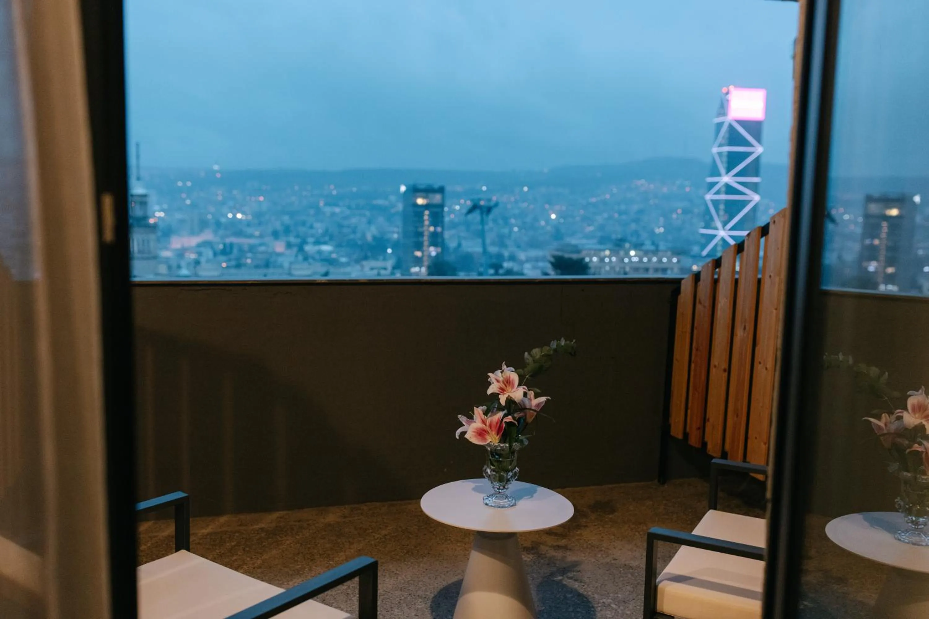 Night in Castor & Pollux Hotel