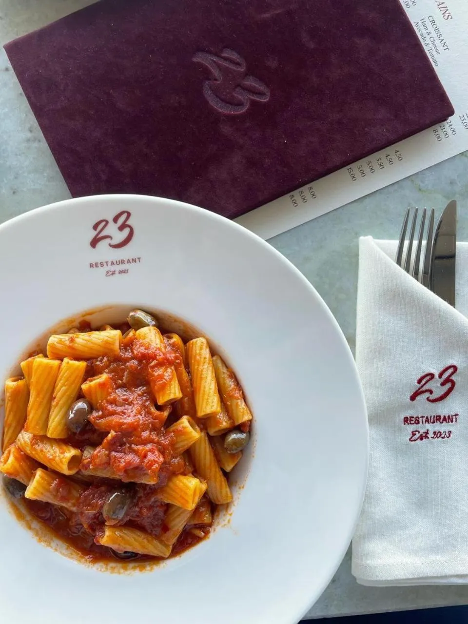 Restaurant/places to eat in Castor & Pollux Hotel