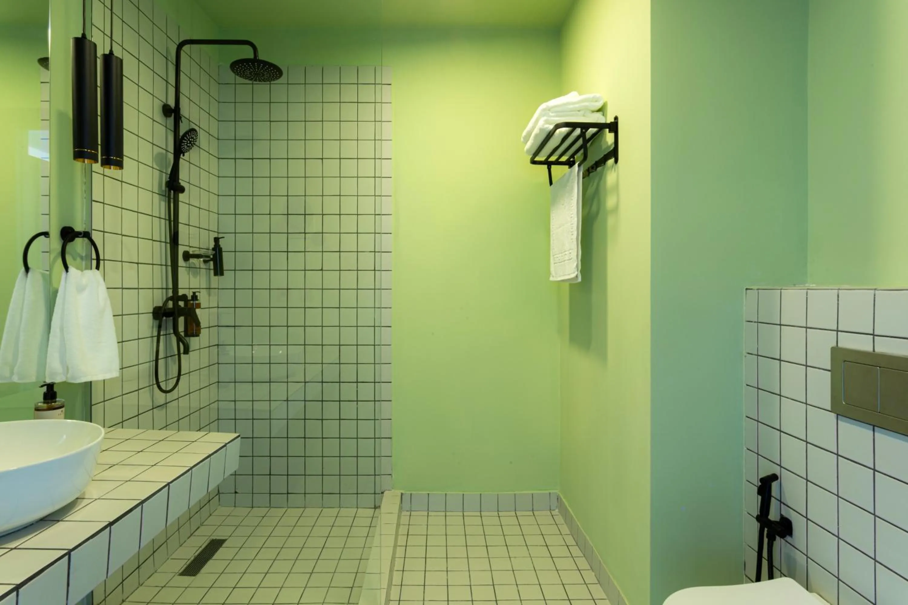 Shower in Castor & Pollux Hotel