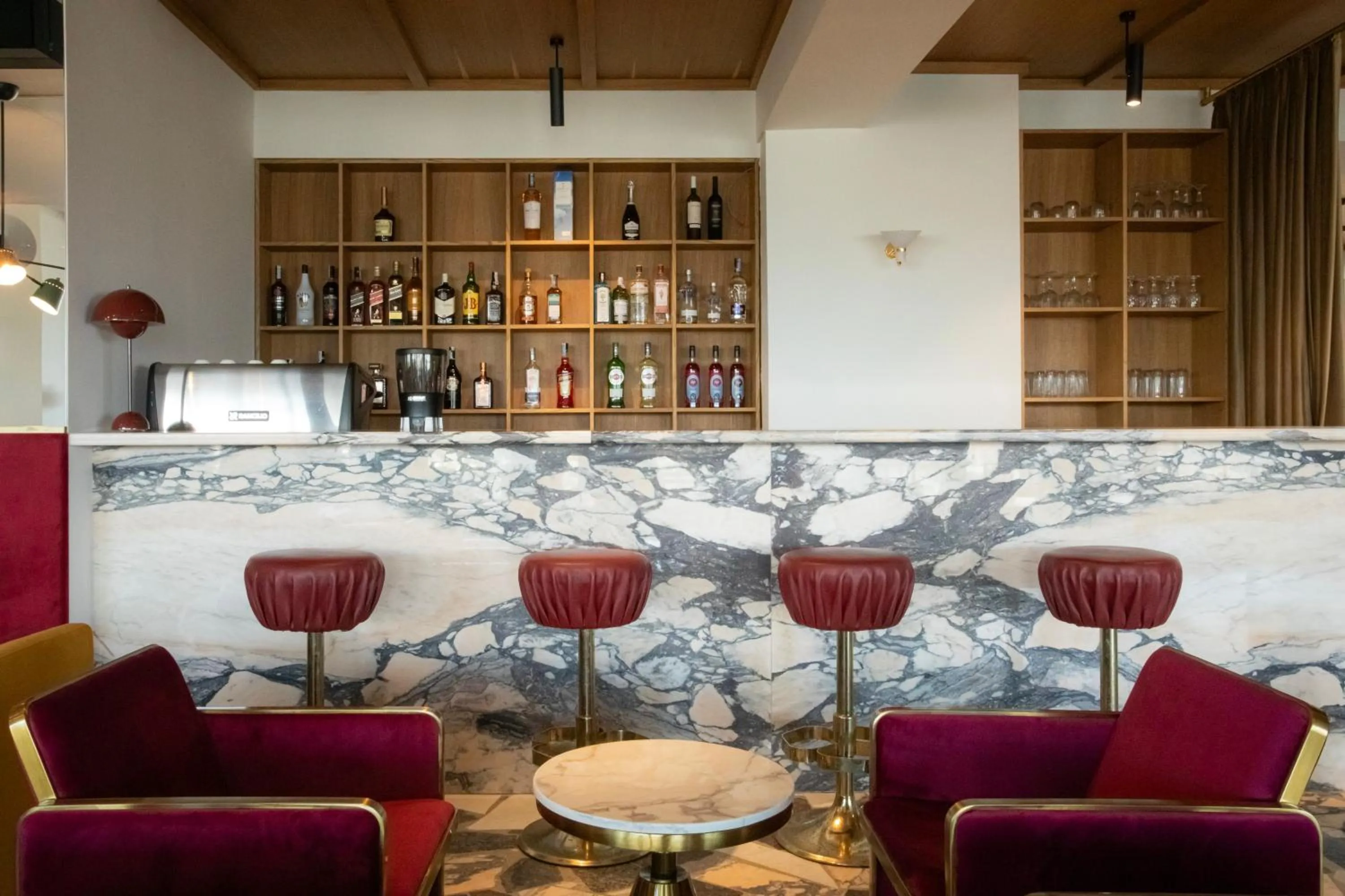 Restaurant/places to eat in Castor & Pollux Hotel