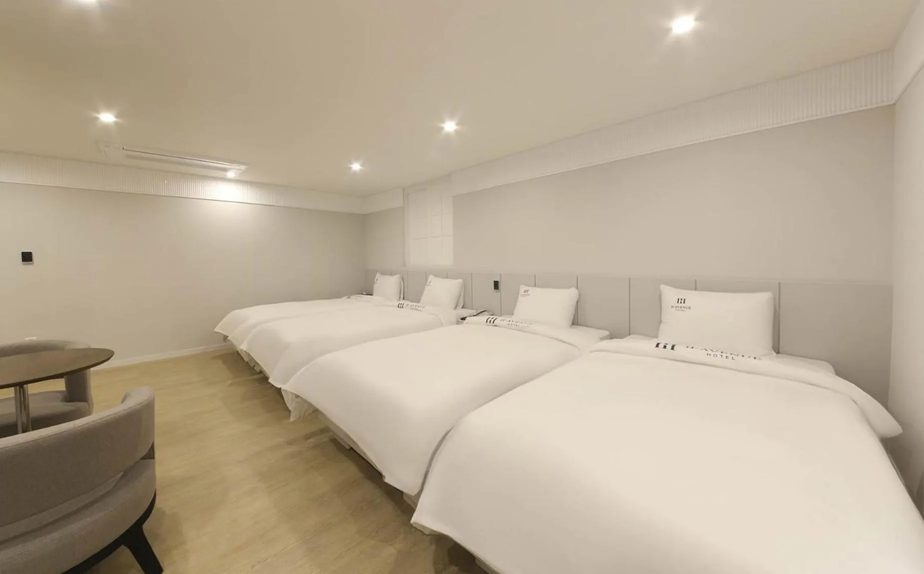 Bed in H Avenue Hotel in Gyeongju