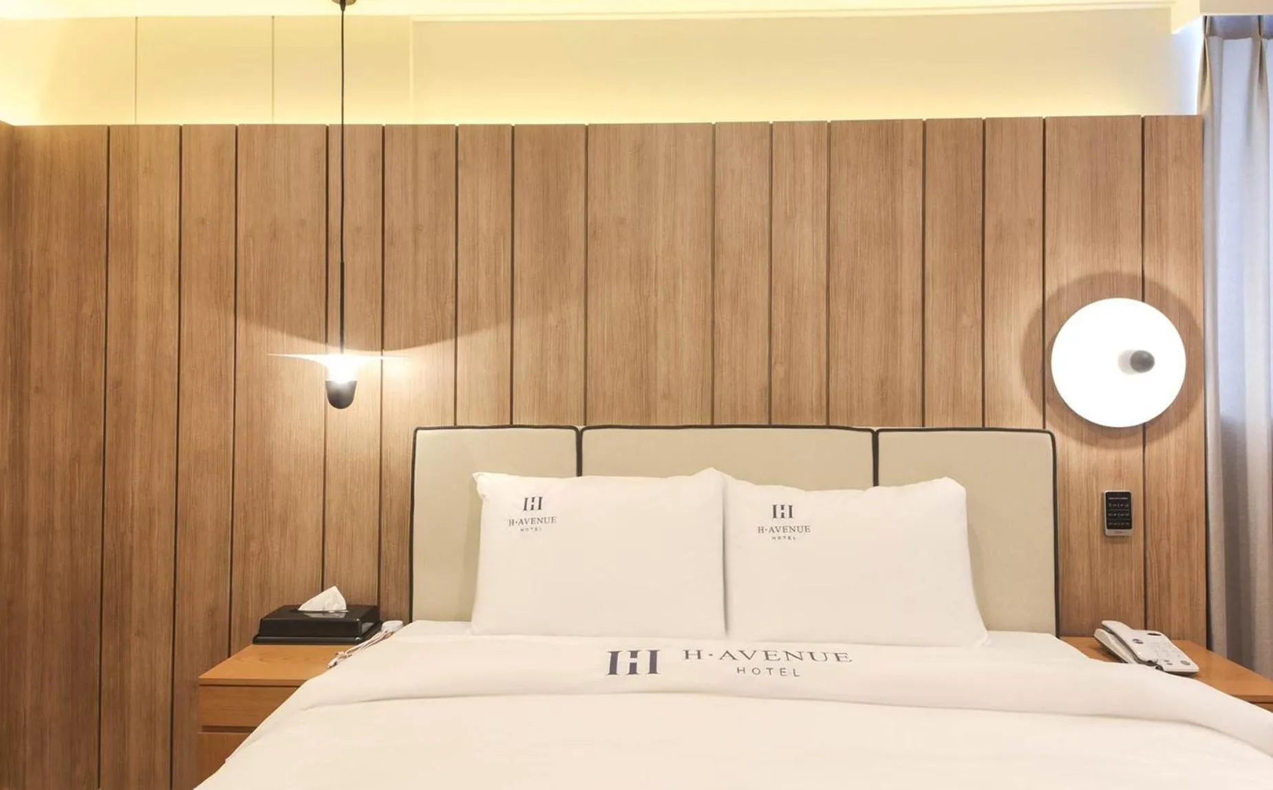 Bed in H Avenue Hotel in Gyeongju