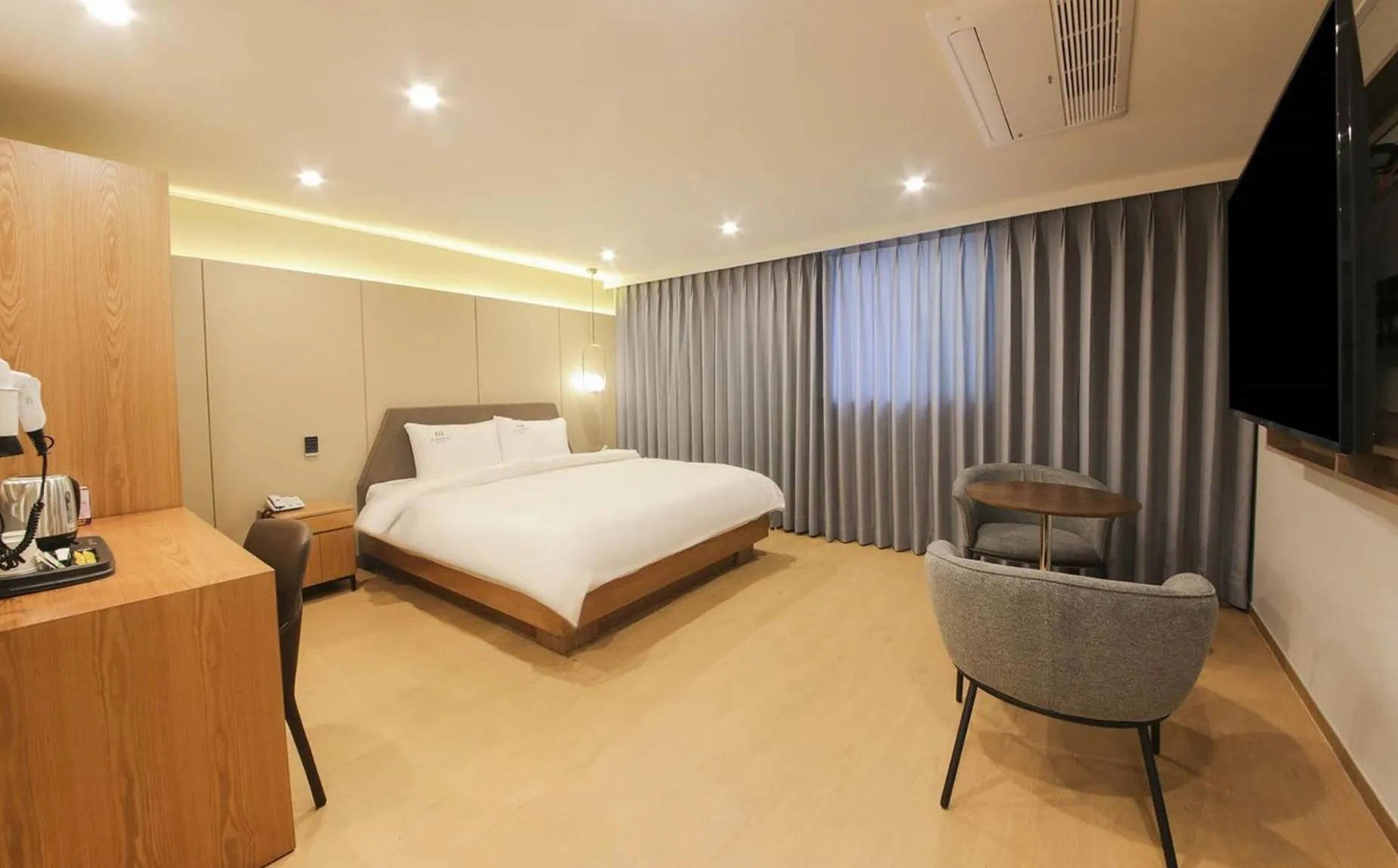 Bed in H Avenue Hotel in Gyeongju