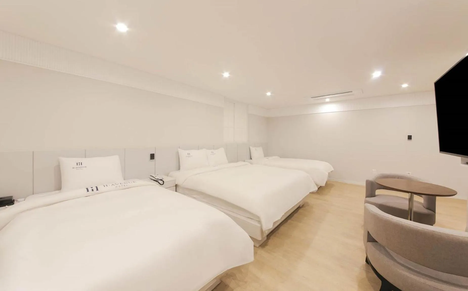 Bed in H Avenue Hotel in Gyeongju