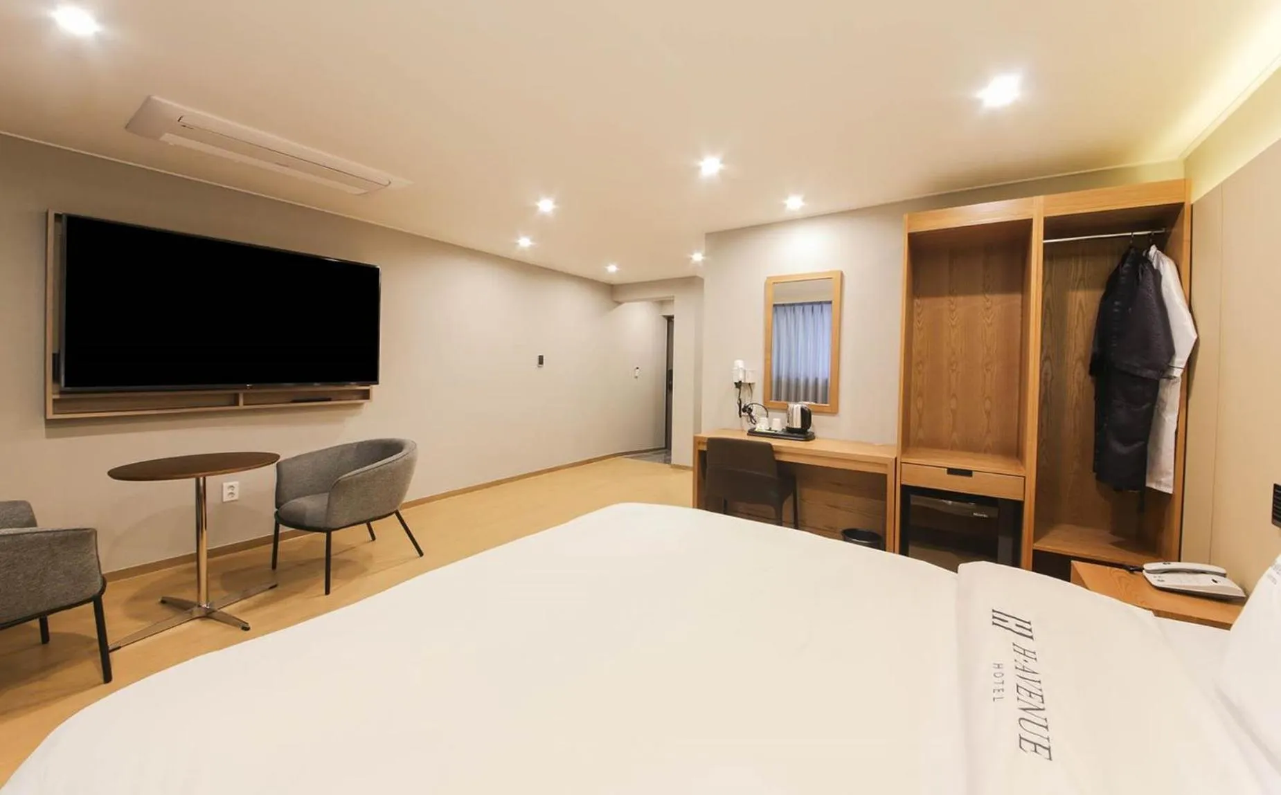 Bed in H Avenue Hotel in Gyeongju