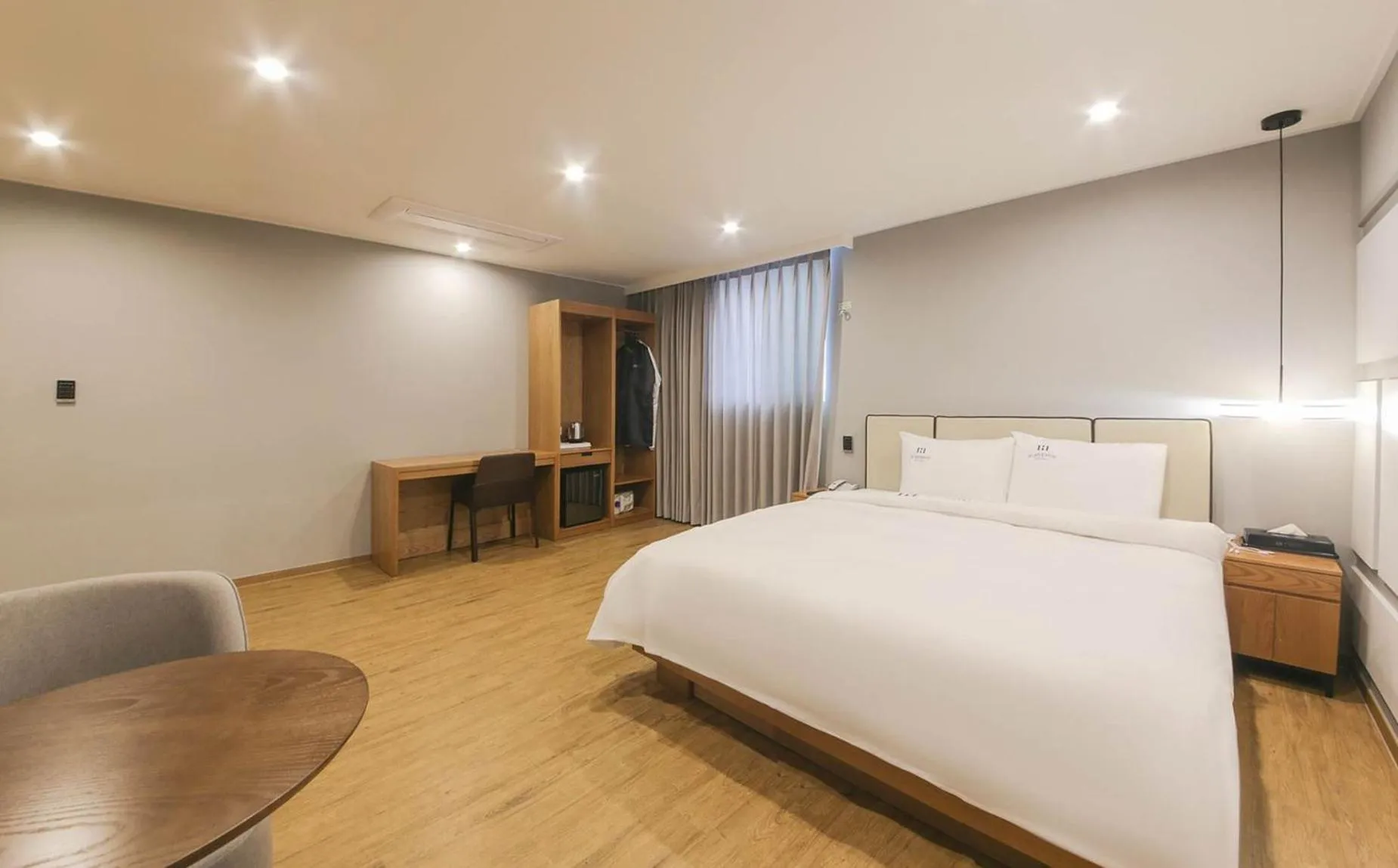 Bed in H Avenue Hotel in Gyeongju