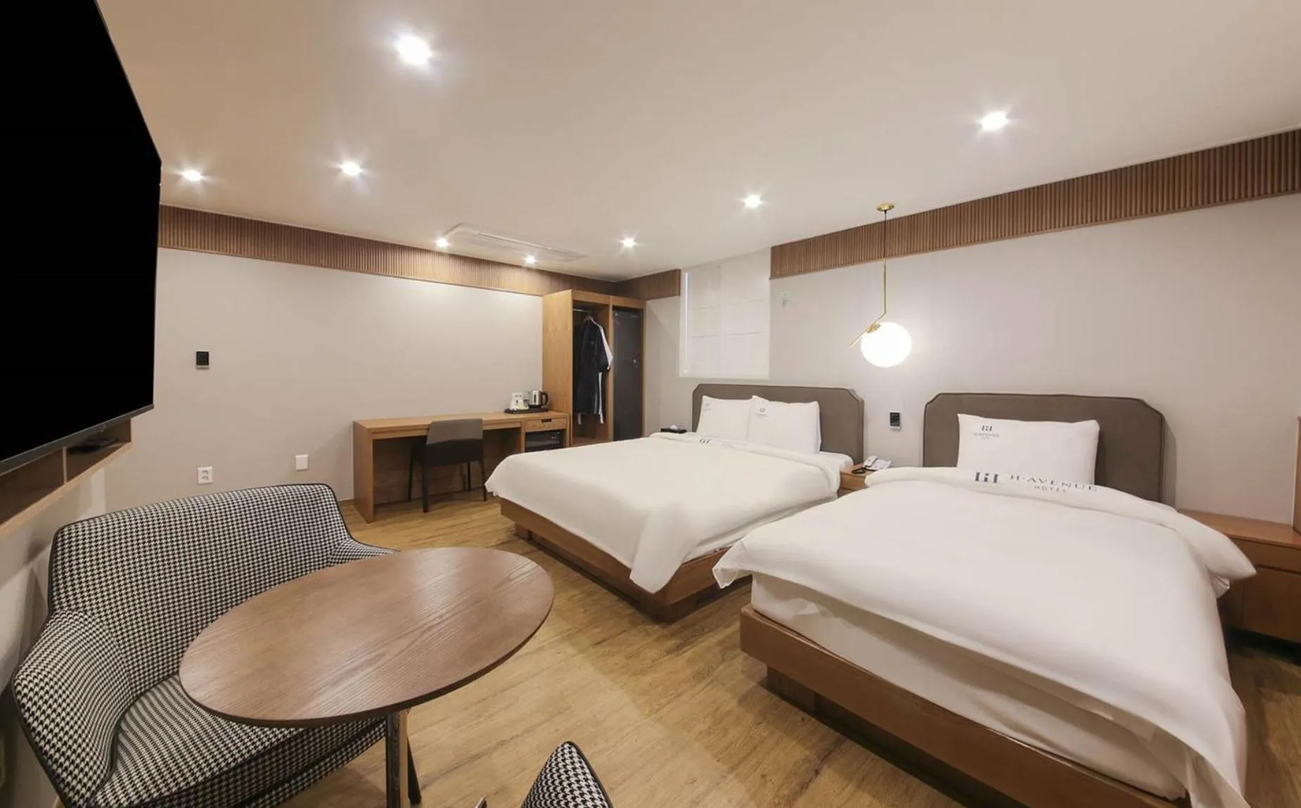 Bed in H Avenue Hotel in Gyeongju