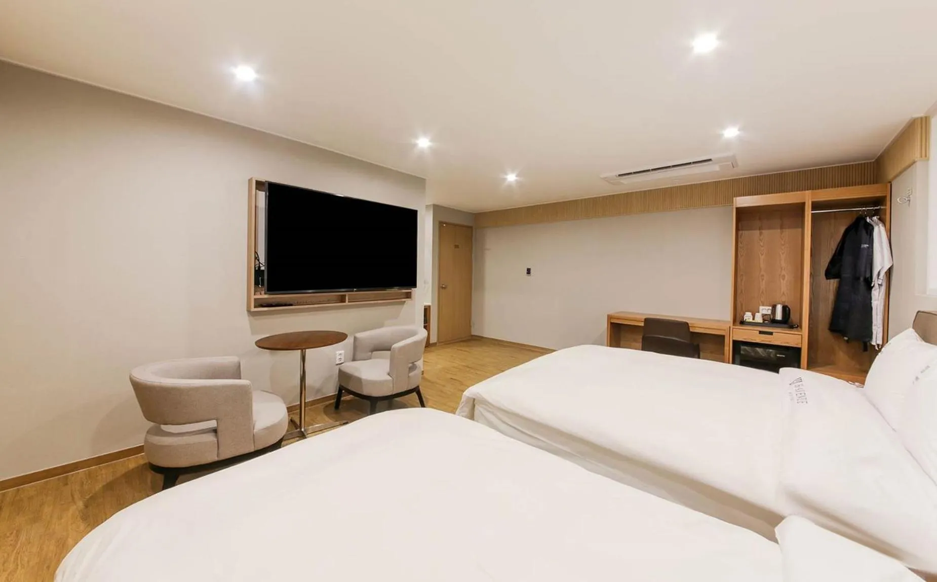 Bed in H Avenue Hotel in Gyeongju