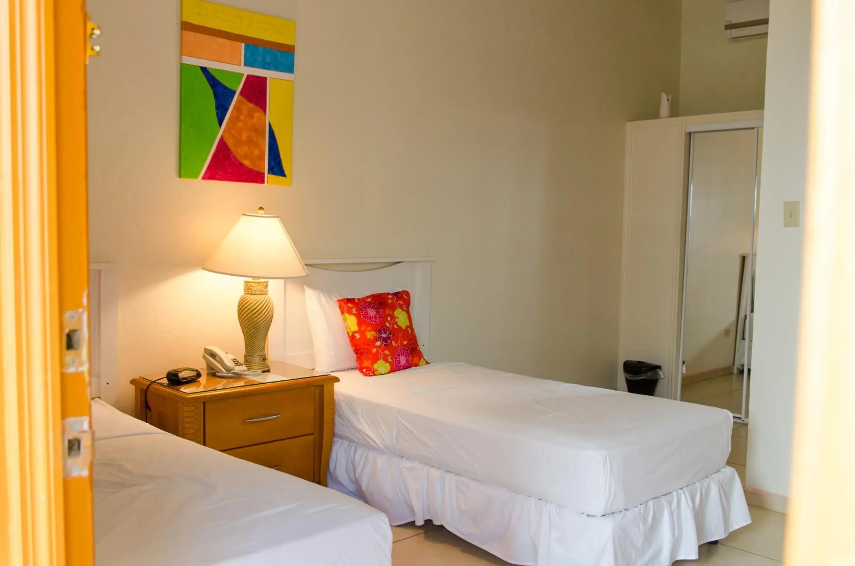 Twin Room with Bathroom in Alicia's Inn Twin Room with Bathroom in Alicia's Inn