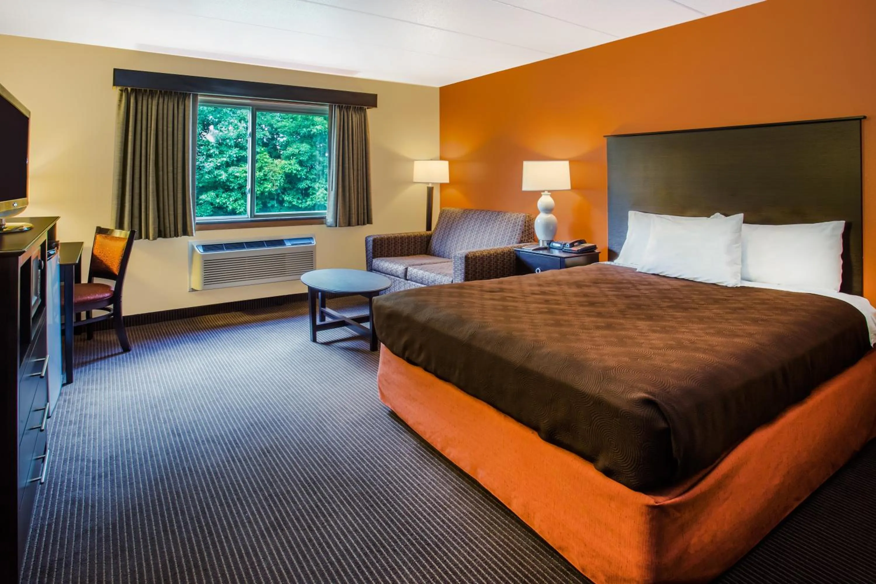 Bedroom, Bed in AmericInn by Wyndham Menomonie