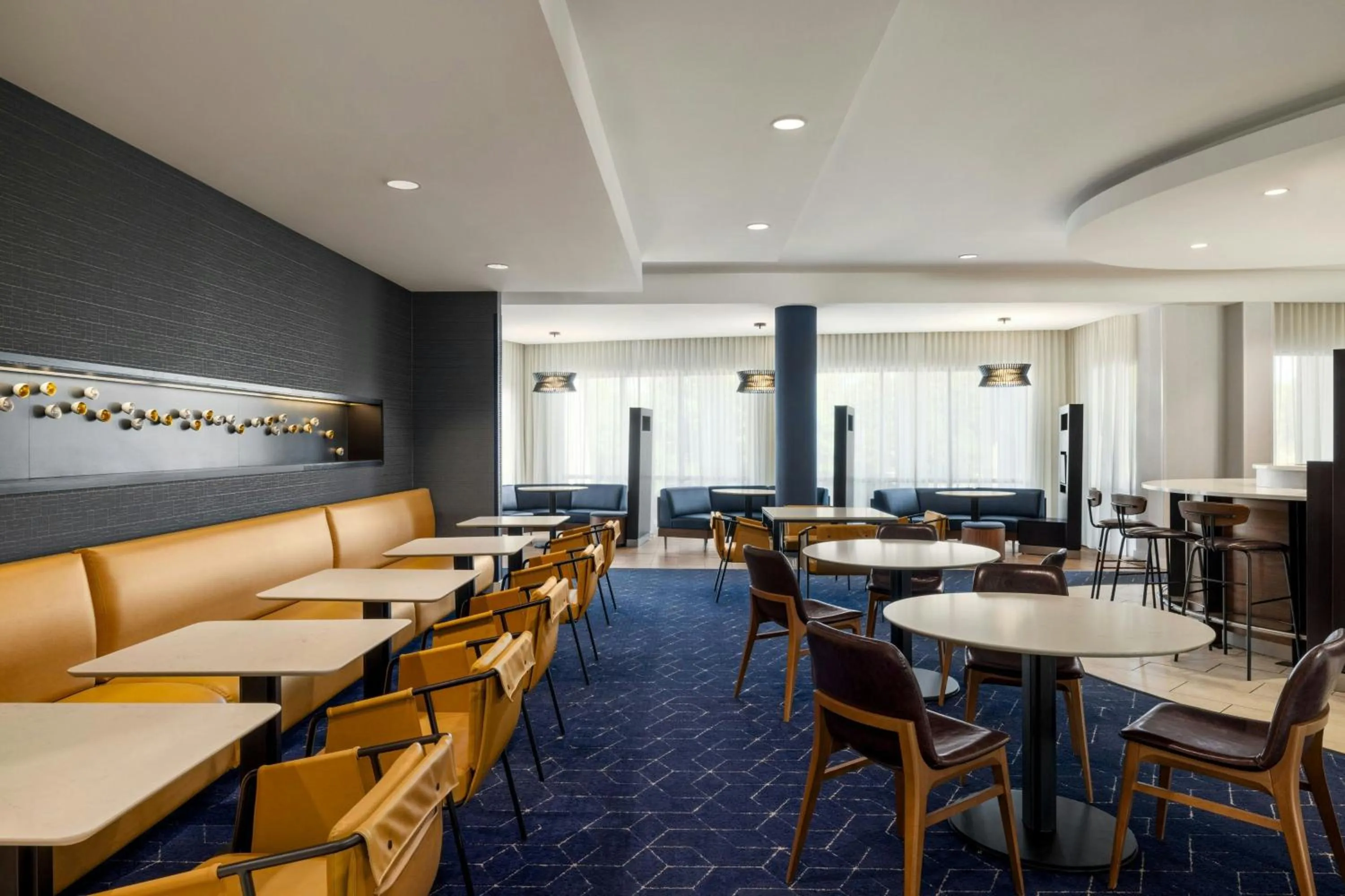 Restaurant/places to eat in Courtyard by Marriott Wilkes-Barre Arena