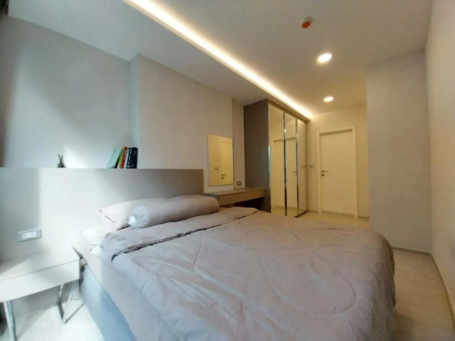 Bedroom in Bangkok Sukhumvit 36 Vtara