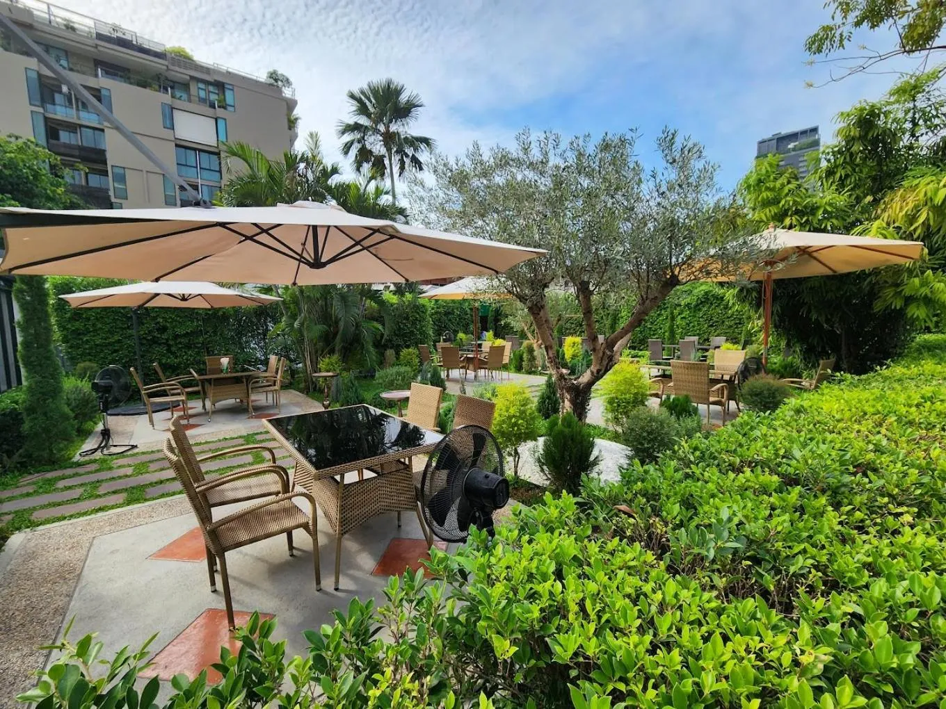 Restaurant/places to eat in Bangkok Sukhumvit 36 Vtara