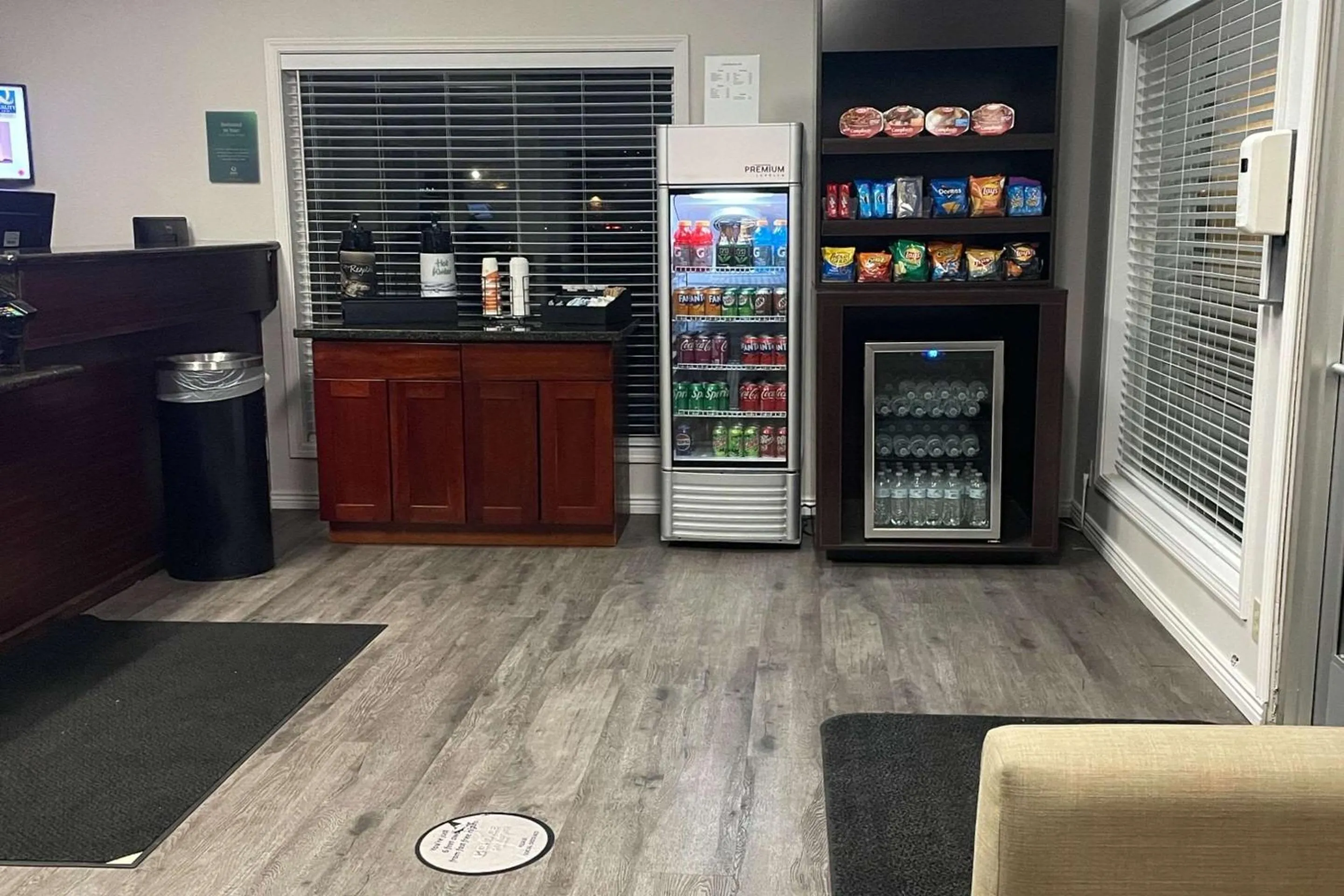 Lobby or reception in Quality Inn Ontario