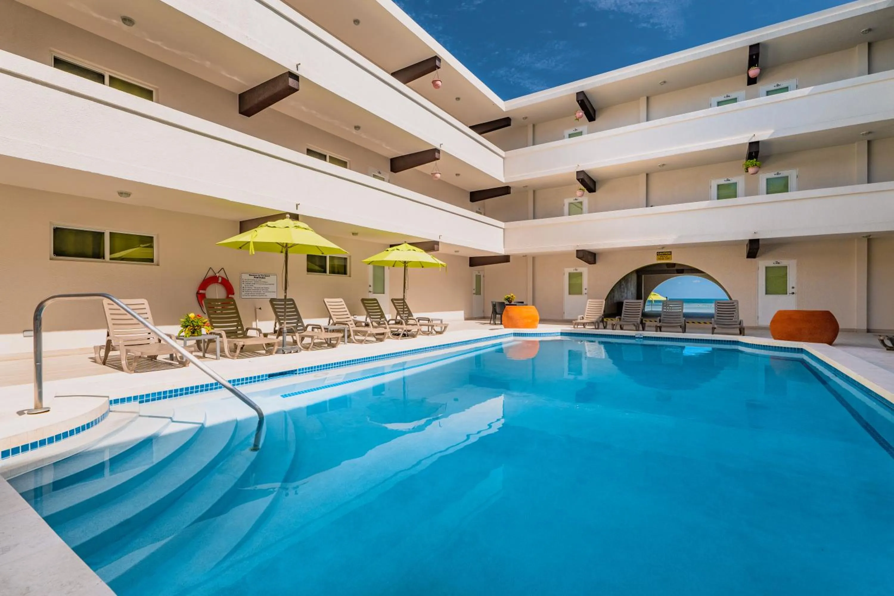 Pool view in Bananas On The Beach